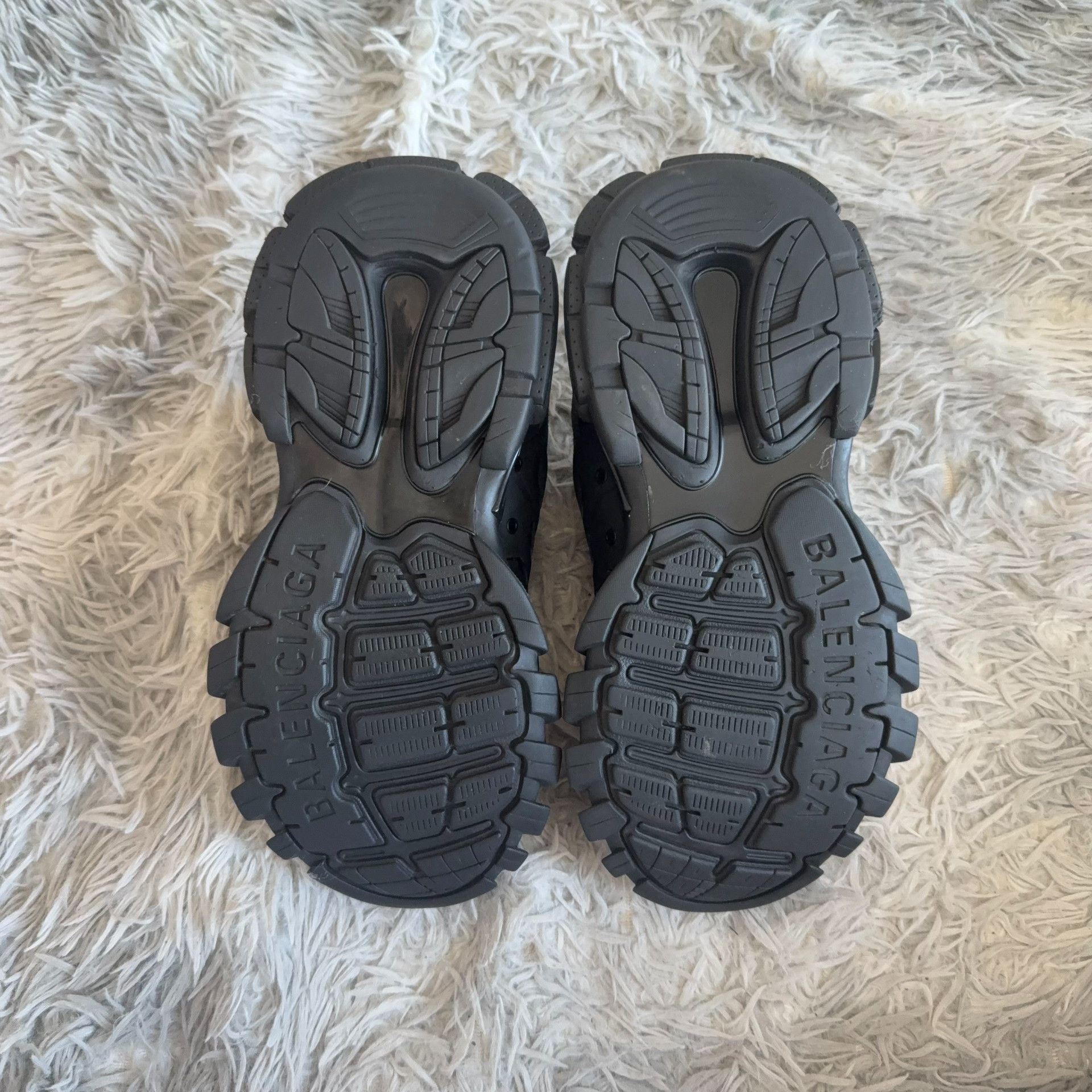 Balenciaga Balenciaga Black Lowtop Sneakers 40 Men Size US 7.5 / EU 40-41 - 4 Thumbnail