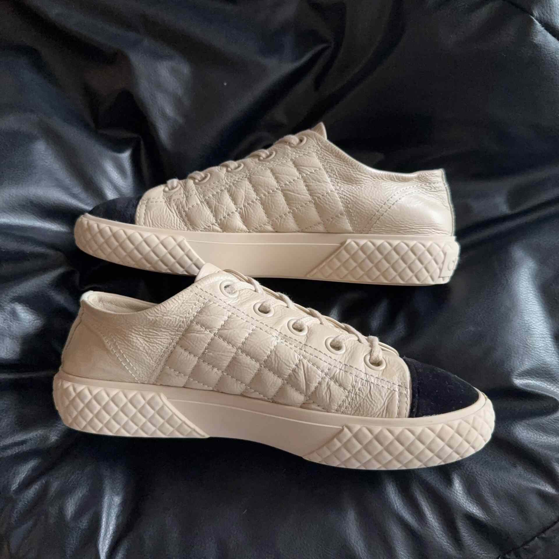 Chanel Chanel Lowtop Sneakers 36 Women Size US 6 / IT 36 - 6 Thumbnail