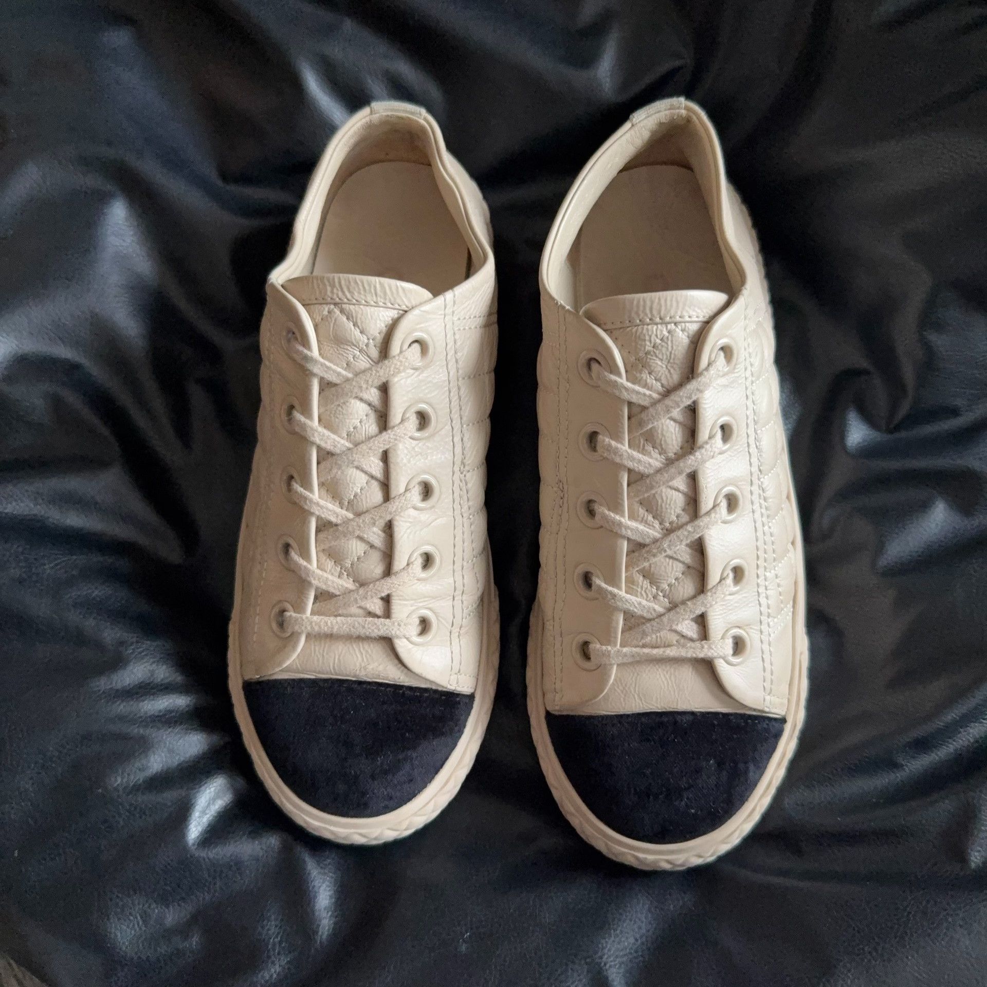 Chanel Chanel Lowtop Sneakers 36 Women Size US 6 / IT 36 - 2 Thumbnail