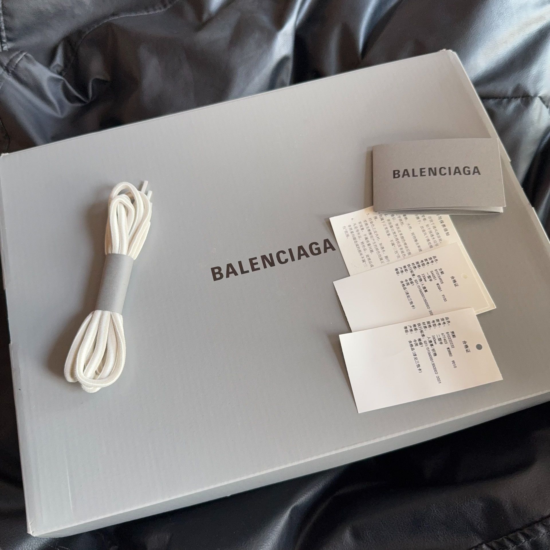 Balenciaga Balenciaga White Lowtop Sneakers 36 Women Size US 6 / IT 36 - 7 Thumbnail