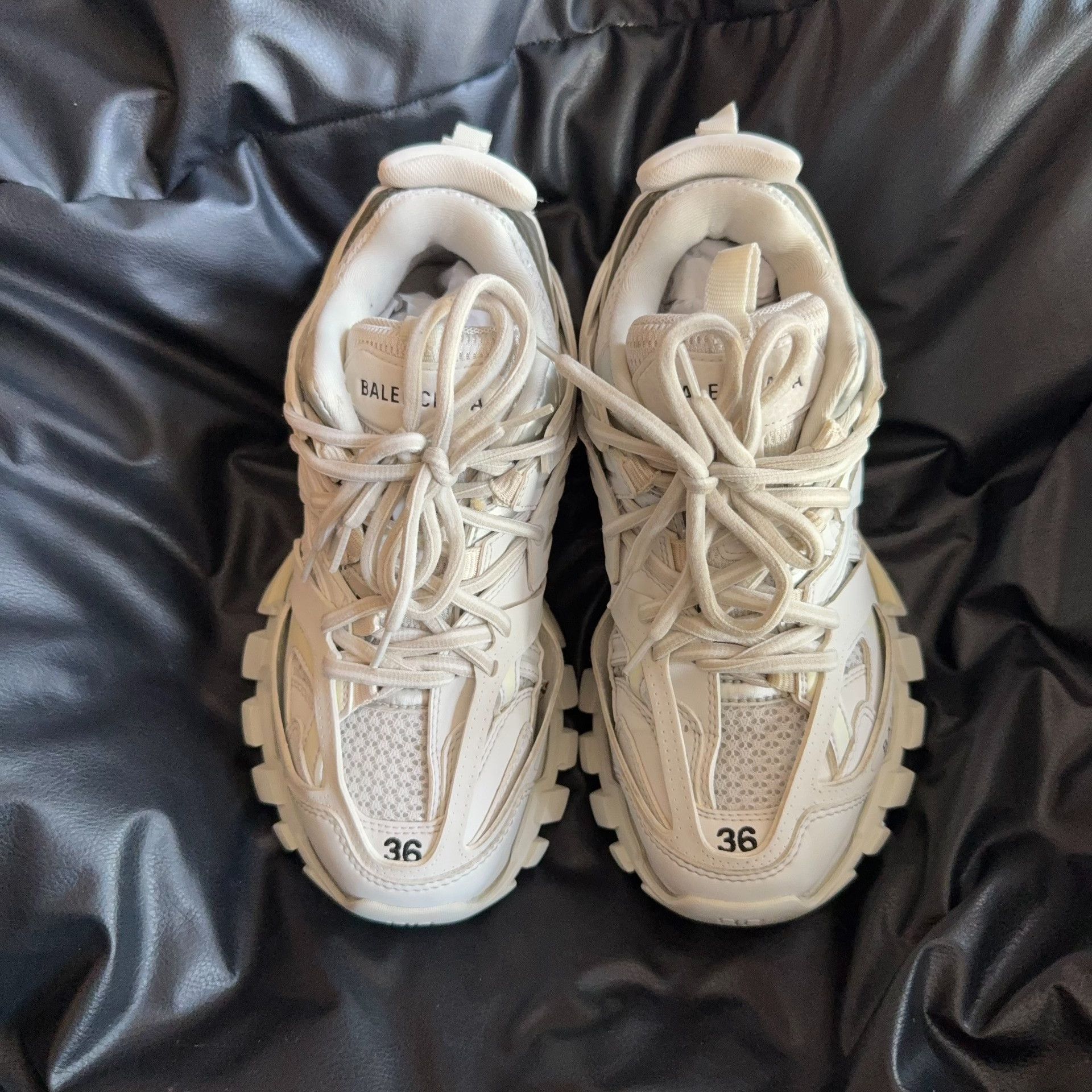 Balenciaga Balenciaga White Lowtop Sneakers 36 Women Size US 6 / IT 36 - 2 Thumbnail