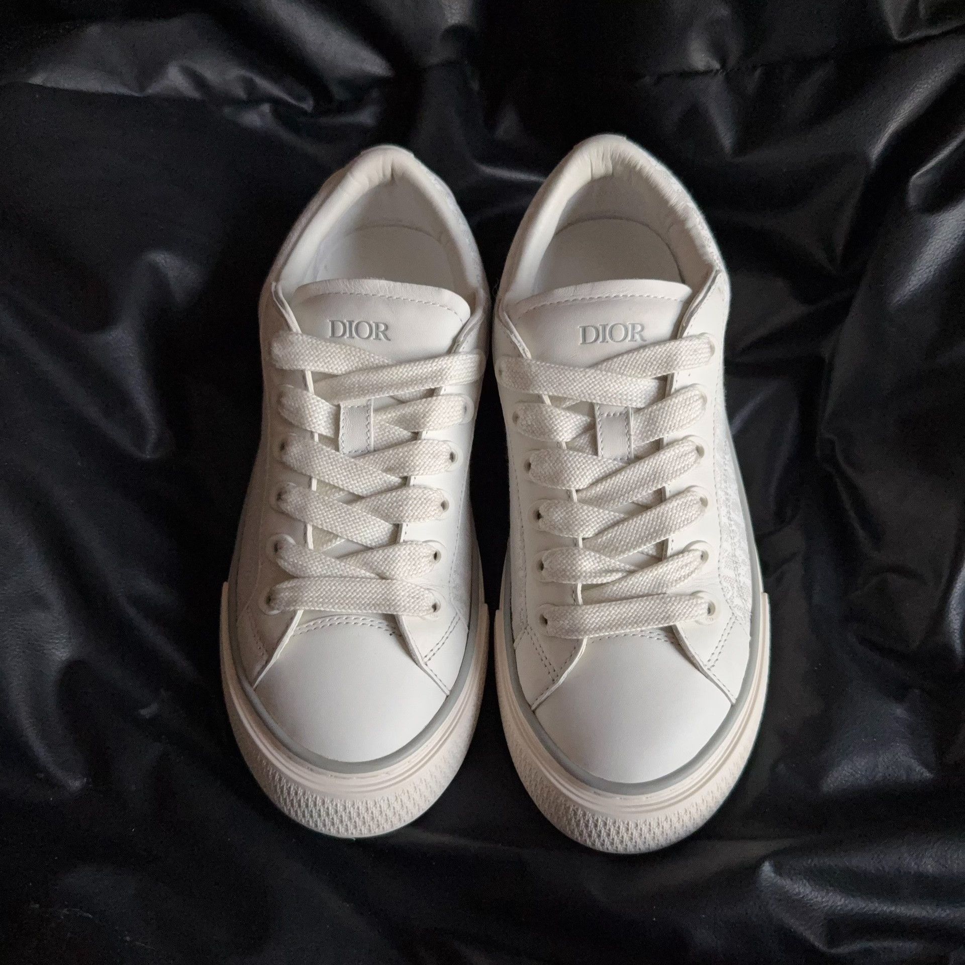 Dior Dior White Lowtop Sneakers 33 Men Size US 5 / EU 37 - 2 Thumbnail