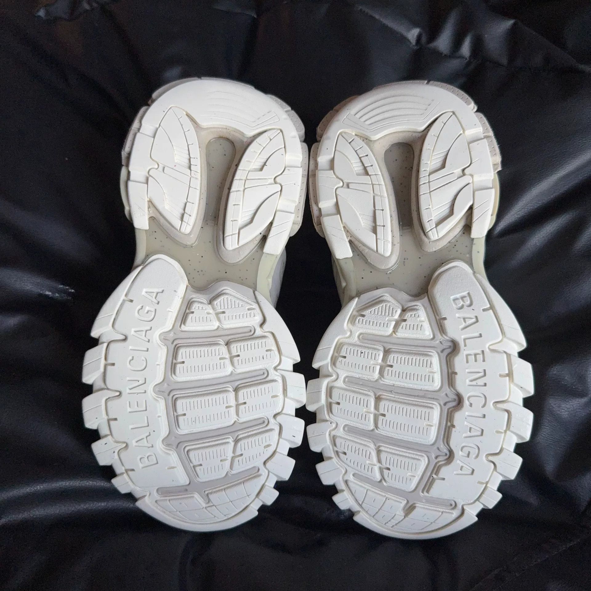 Balenciaga Balenciaga White Lowtop Sneakers 38 Women Size US 7.5 / IT 37.5 - 4 Thumbnail