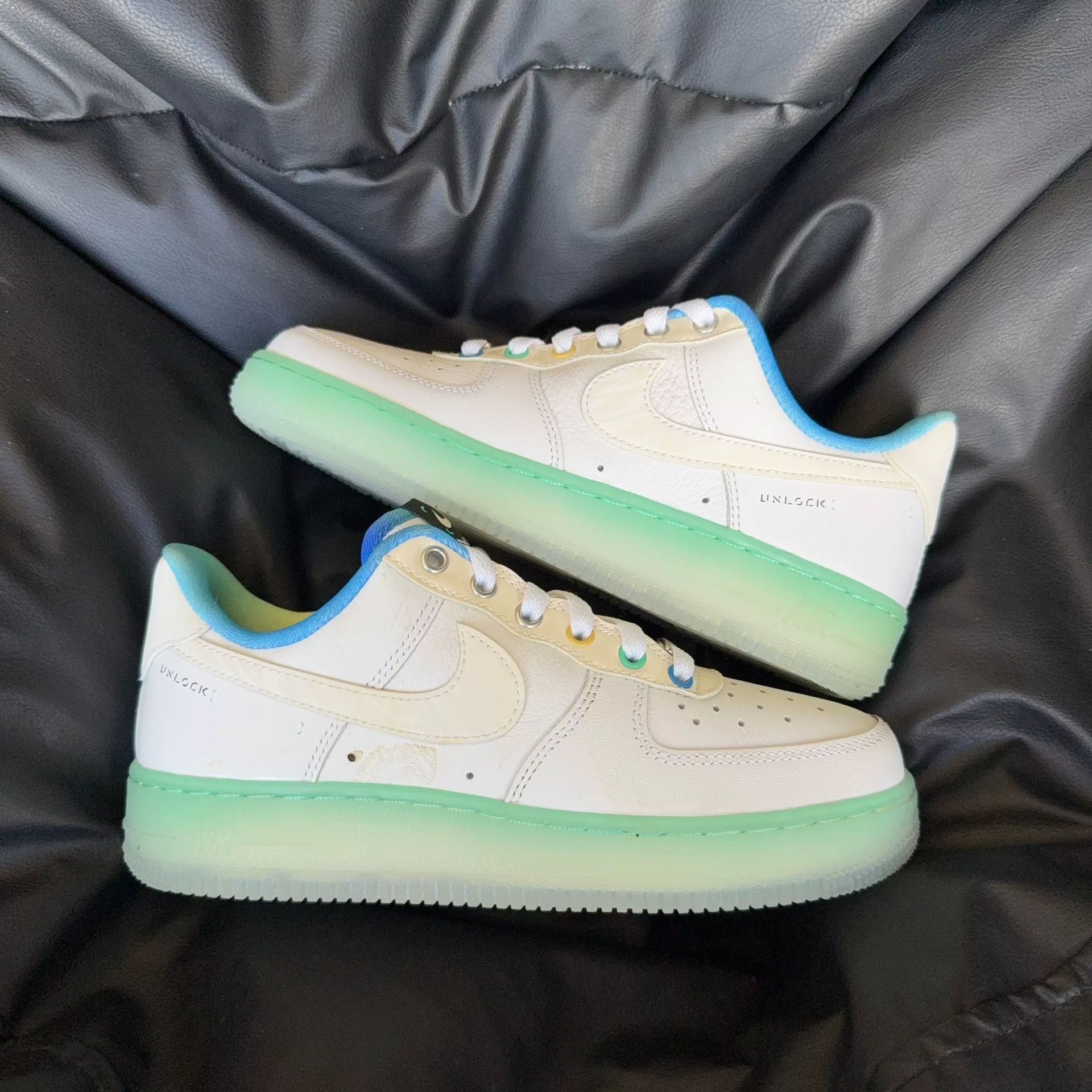 Nike Nike Green Lowtop Sneakers 37 Men Size US 5 / EU 37 - 5 Thumbnail