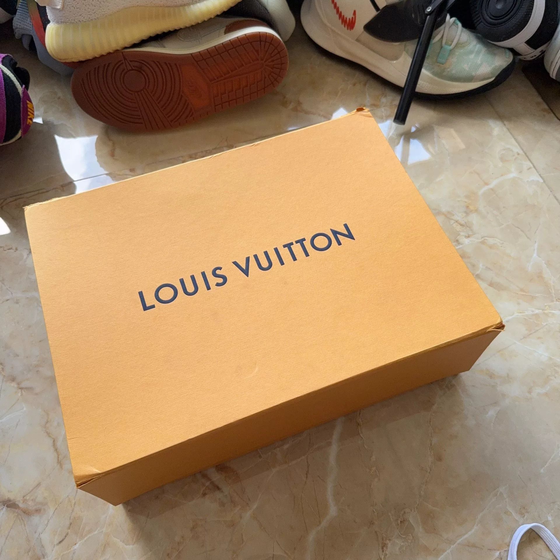 Louis Vuitton Louis Vuitton Retro Graphic Green Lowtop Sneakers 42 Men Size US 9 / EU 42 - 7 Thumbnail