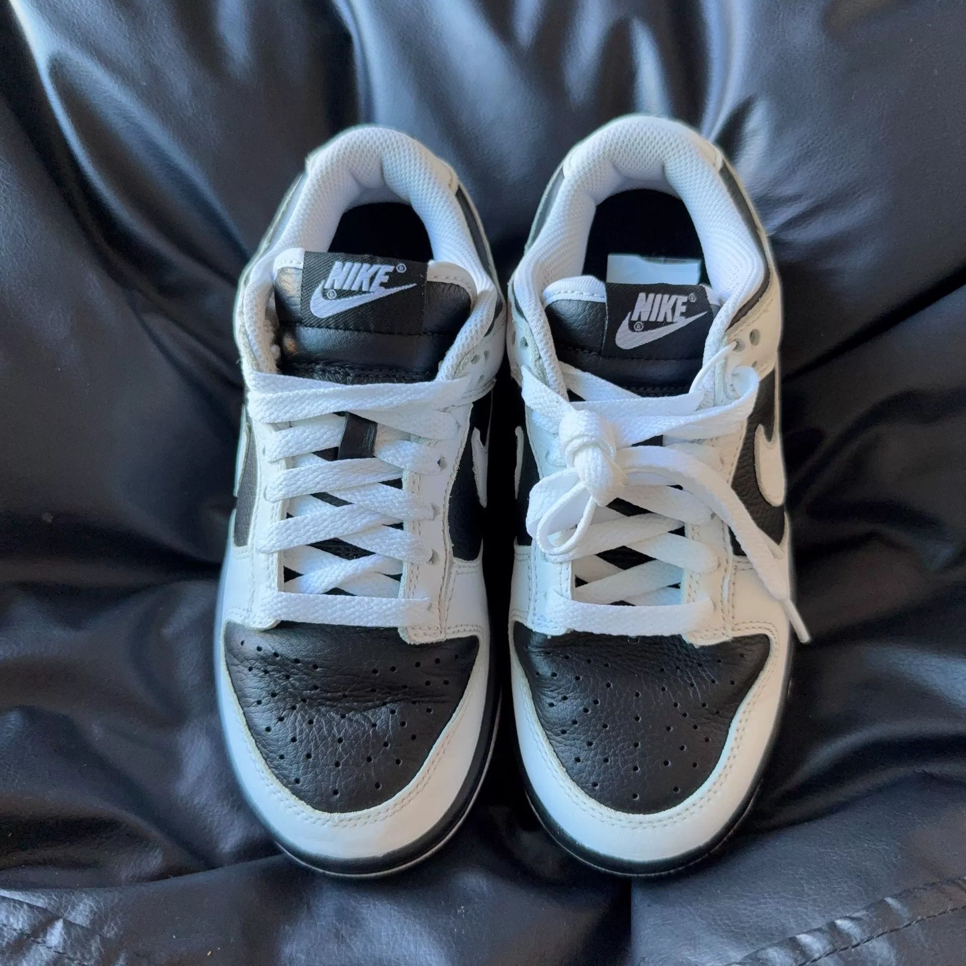 Nike Nike Black Lowtop Sneakers 35 Men Size US 5 / EU 37 - 2 Thumbnail