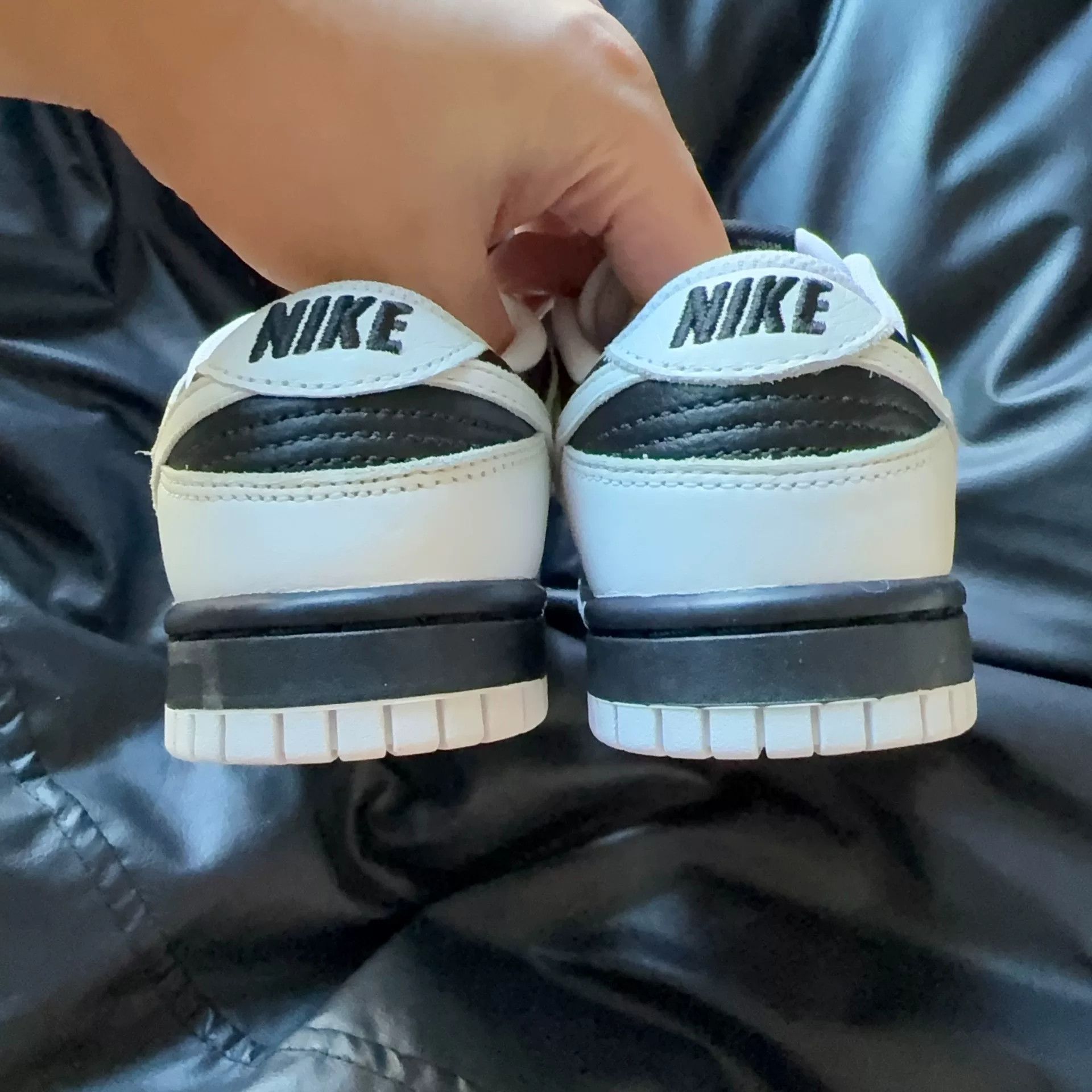 Nike Nike Black Lowtop Sneakers 35 Men Size US 5 / EU 37 - 3 Thumbnail