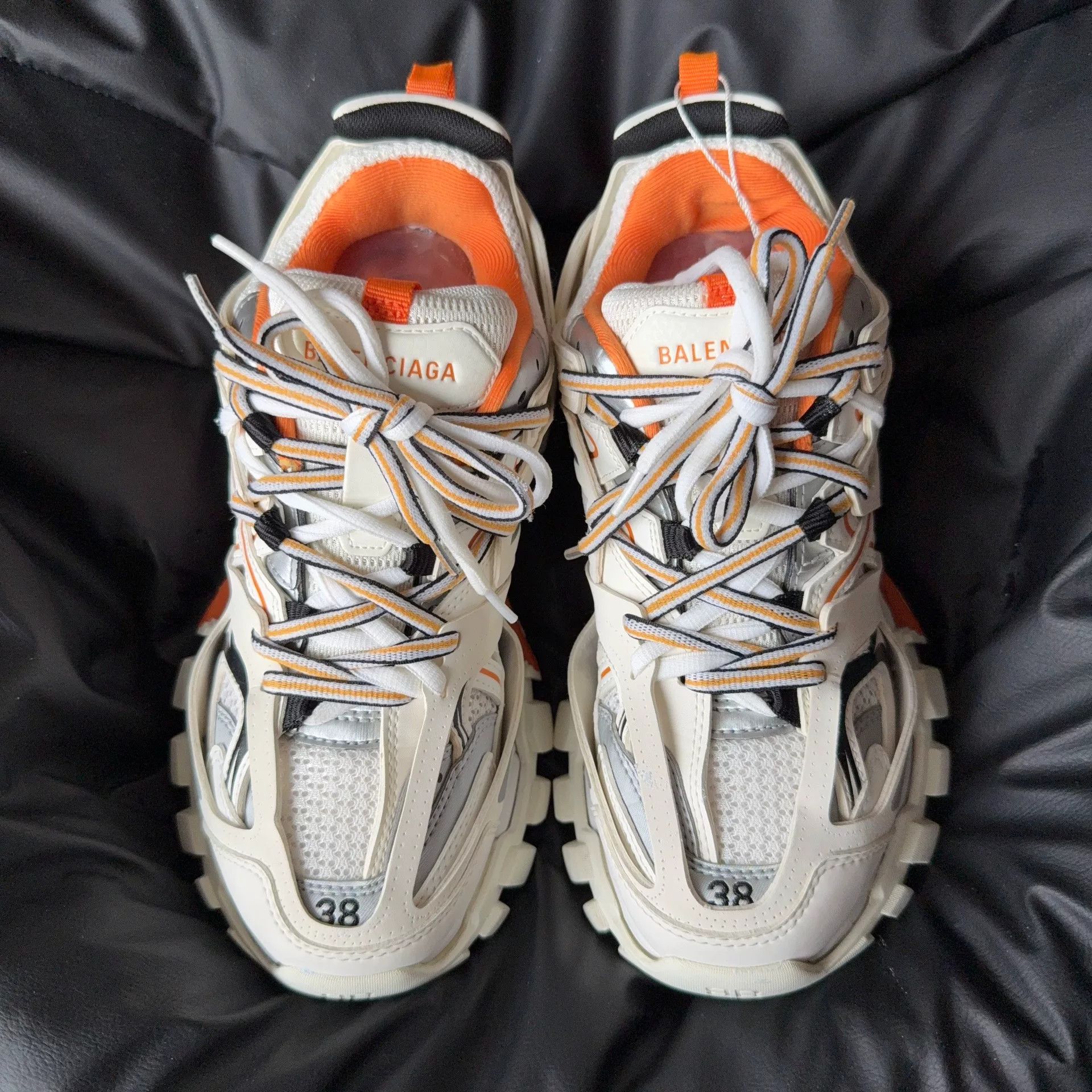 Balenciaga Balenciaga White Lowtop Sneakers 38 Women Size US 7.5 / IT 37.5 - 2 Thumbnail