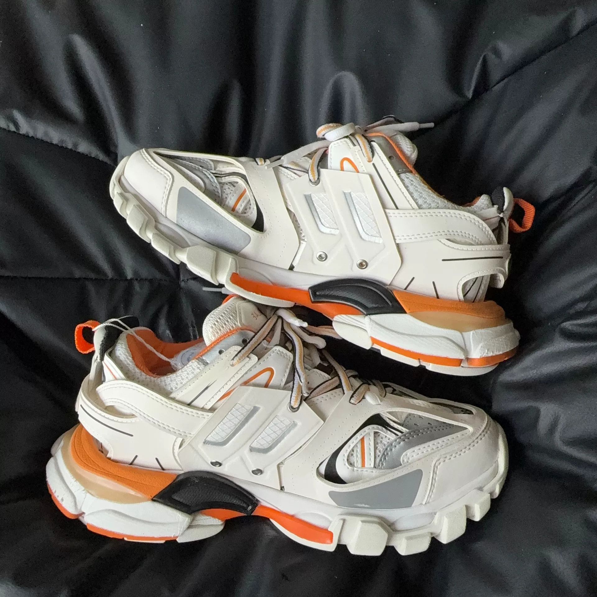 Balenciaga Balenciaga White Lowtop Sneakers 38 Women Size US 7.5 / IT 37.5 - 6 Thumbnail