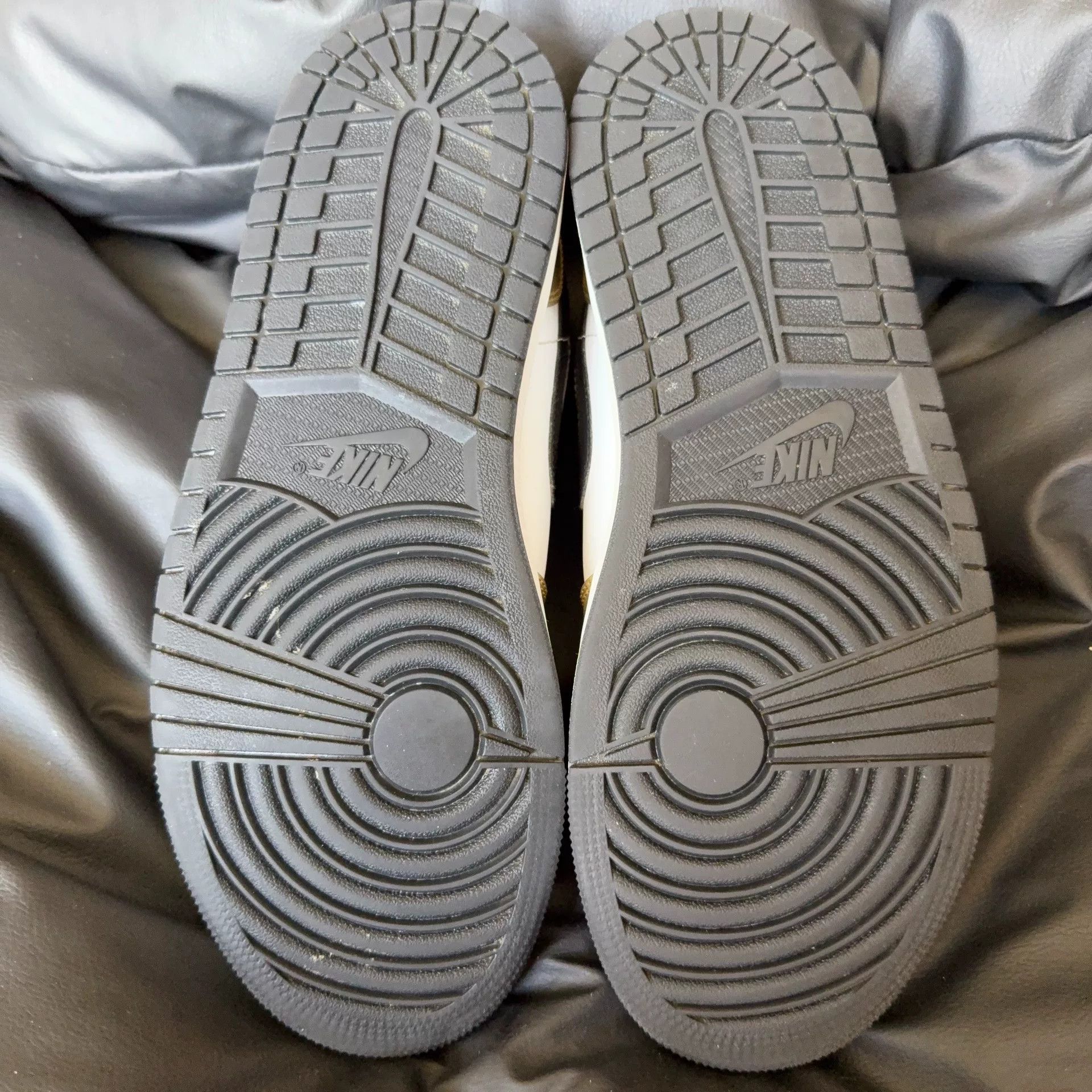 Nike Nike Gold Lowtop Sneakers 43 Men Size US 10 / EU 43 - 6 Thumbnail