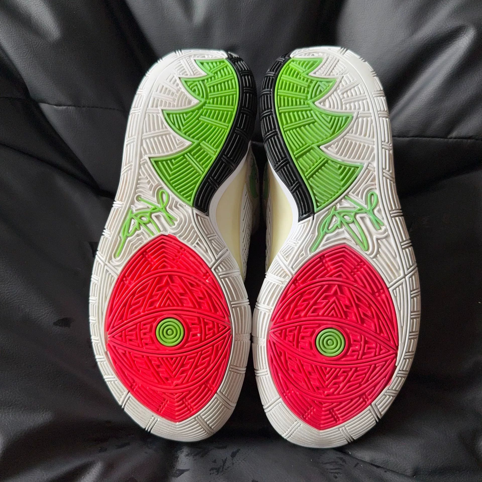 Nike Nike Glow Green Lowtop Sneakers 42 Men Size US 9 / EU 42 - 4 Thumbnail