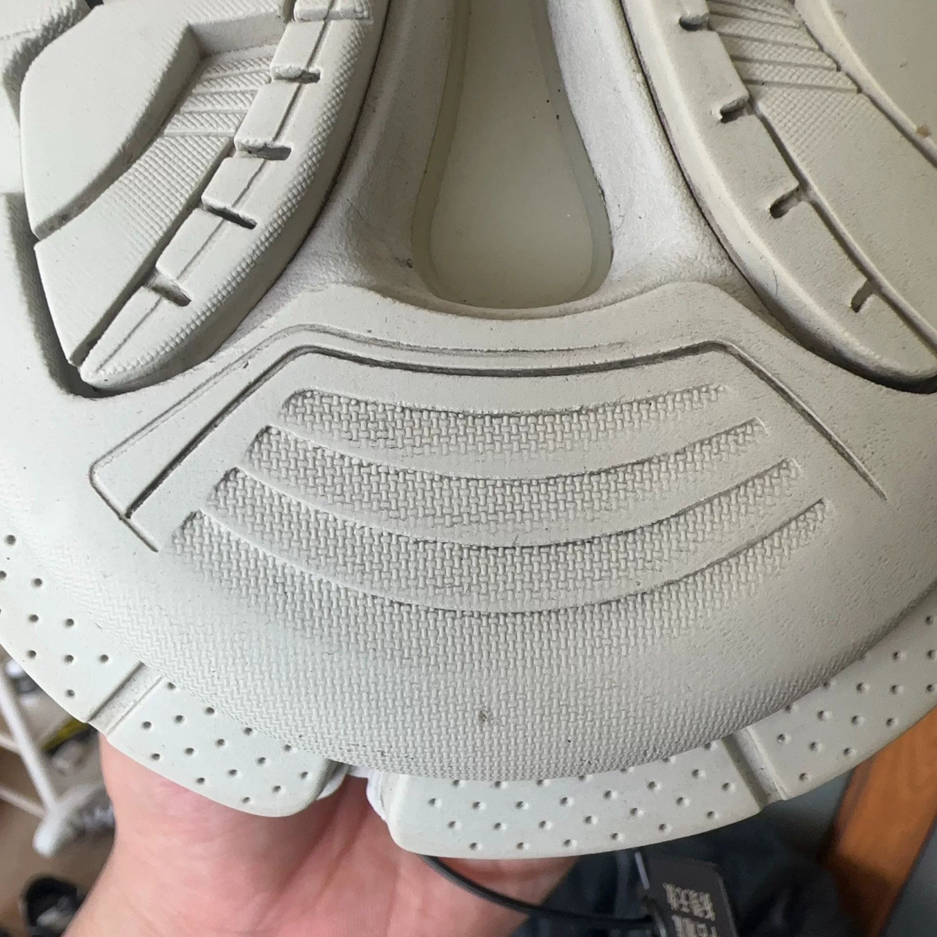 Balenciaga Balenciaga White Lowtop Sneakers 37 Women Size US 6.5 / IT 36.5 - 9 Thumbnail