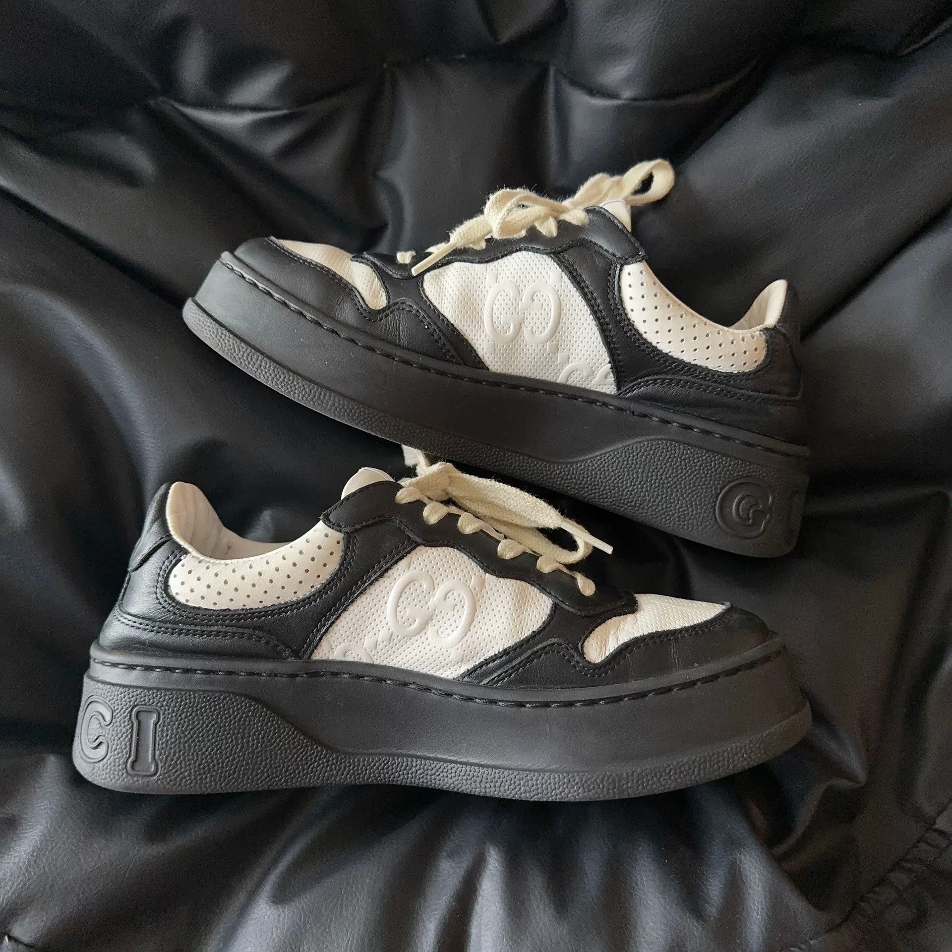Gucci Gucci Black Lowtop Sneakers 36 Women Size US 6 / IT 36 - 6 Thumbnail