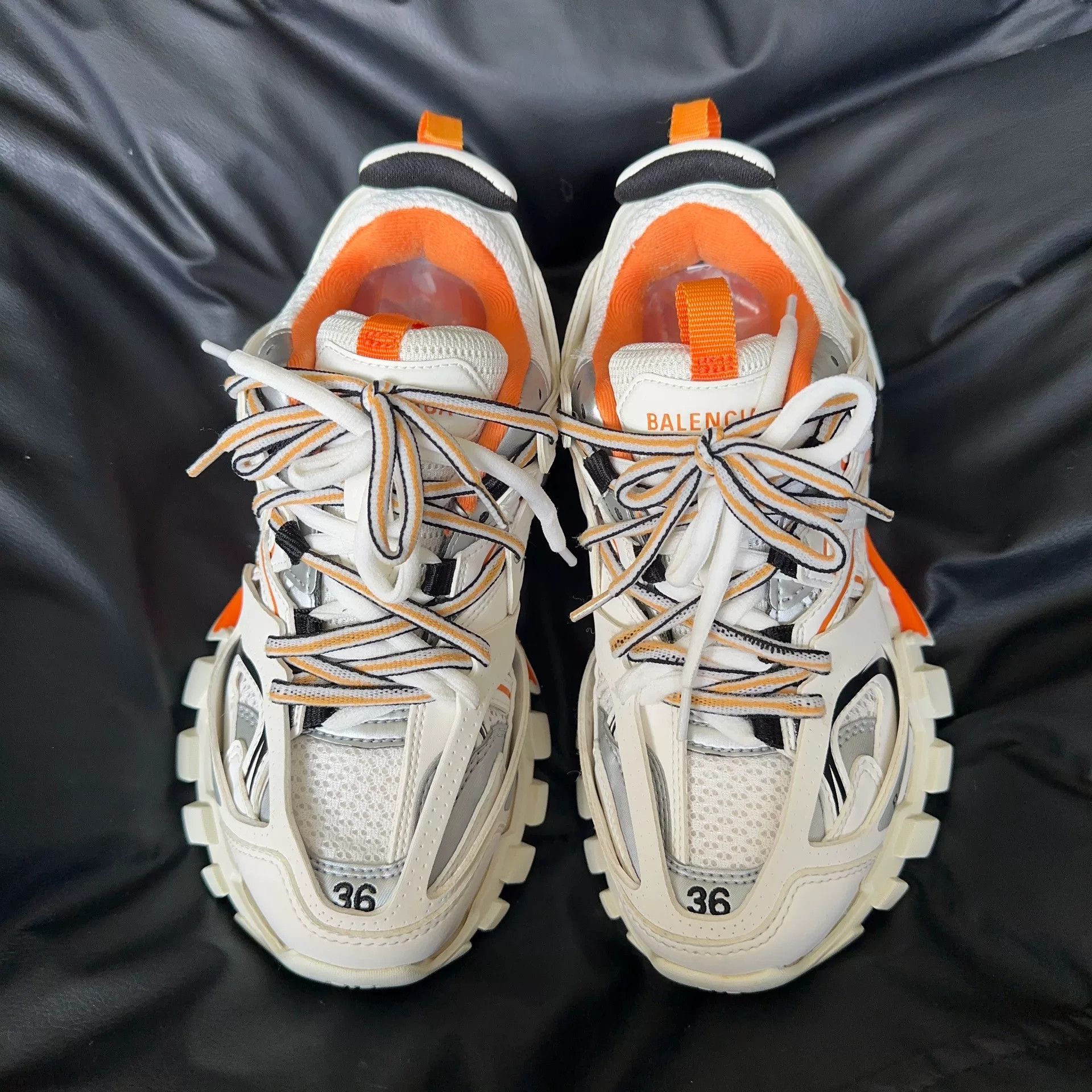 Balenciaga Balenciaga White Lowtop Sneakers 36 Women Size US 6 / IT 36 - 2 Thumbnail