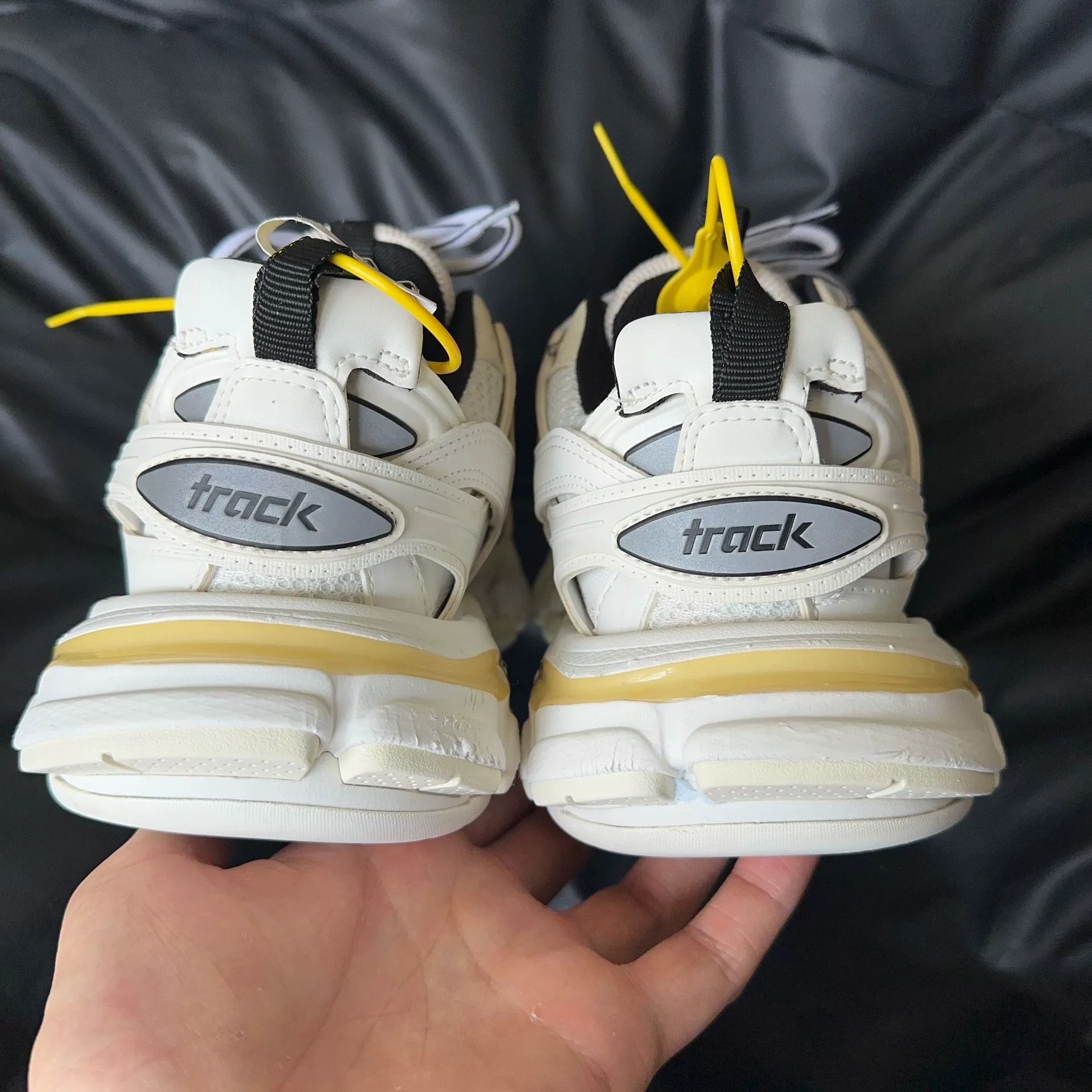 Balenciaga Balenciaga White Lowtop Sneakers 36 Women Size US 6 / IT 36 - 3 Thumbnail