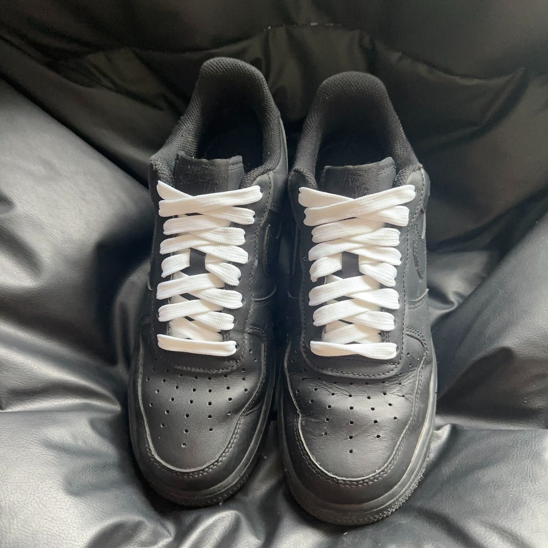 Nike Nike Black Lowtop Sneakers 41 Men Size US 8.5 / EU 41-42 - 2 Thumbnail