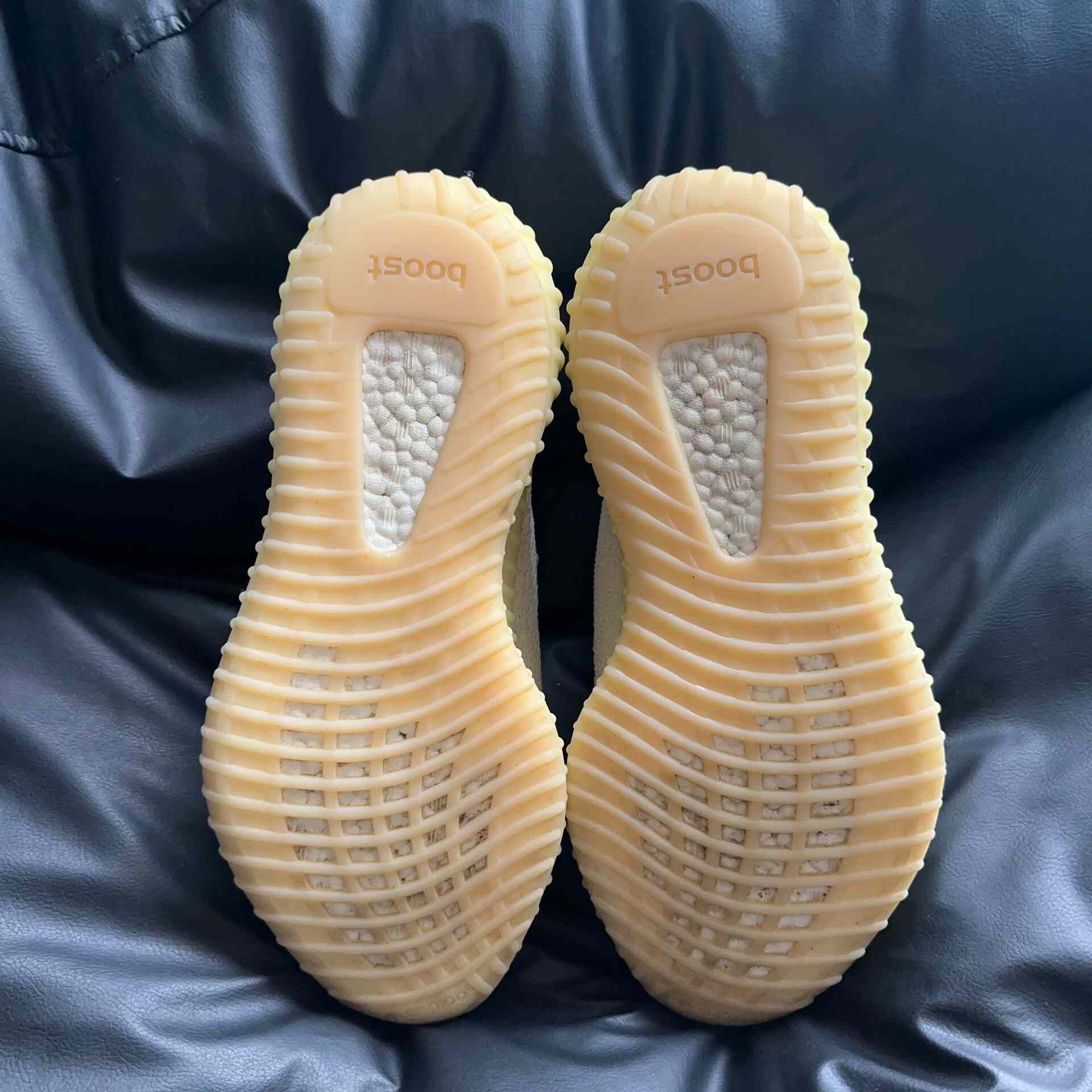 Yeezy Yeezy Yellow Lowtop Sneakers 42 Men Size US 9 / EU 42 - 4 Thumbnail