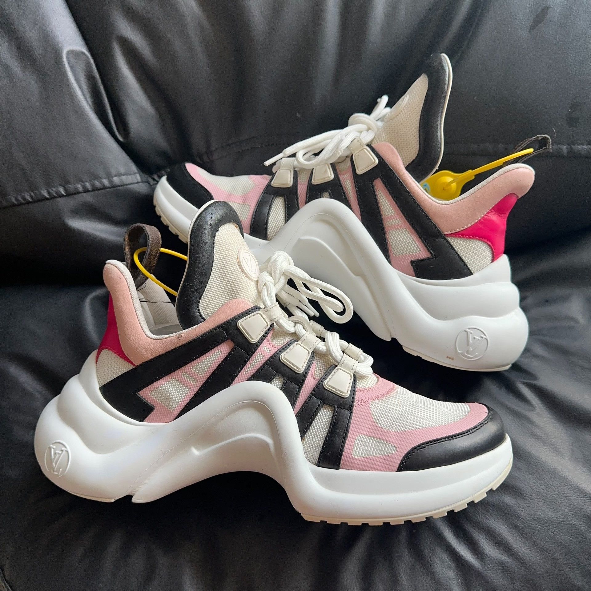 Louis Vuitton Louis Vuitton Pink Lowtop Sneakers 40 Women Size US 9 / IT 39 - 5 Thumbnail