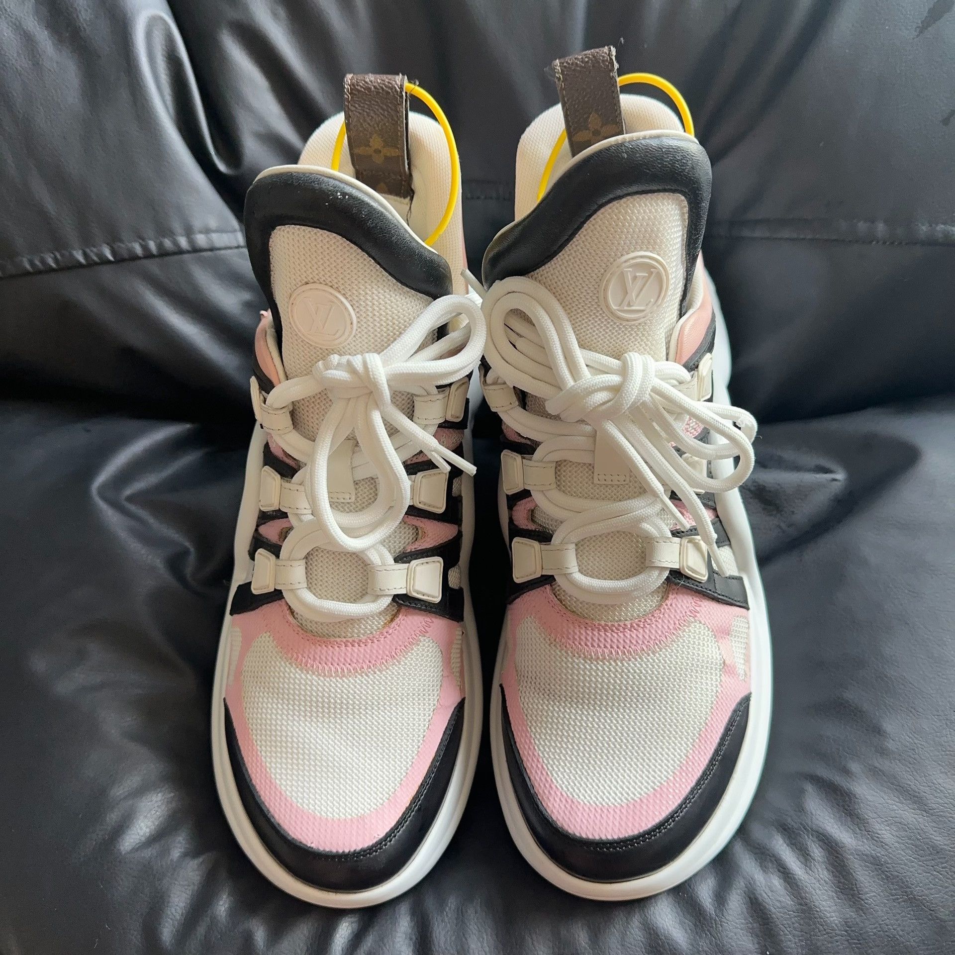 Louis Vuitton Louis Vuitton Pink Lowtop Sneakers 40 Women Size US 9 / IT 39 - 2 Thumbnail