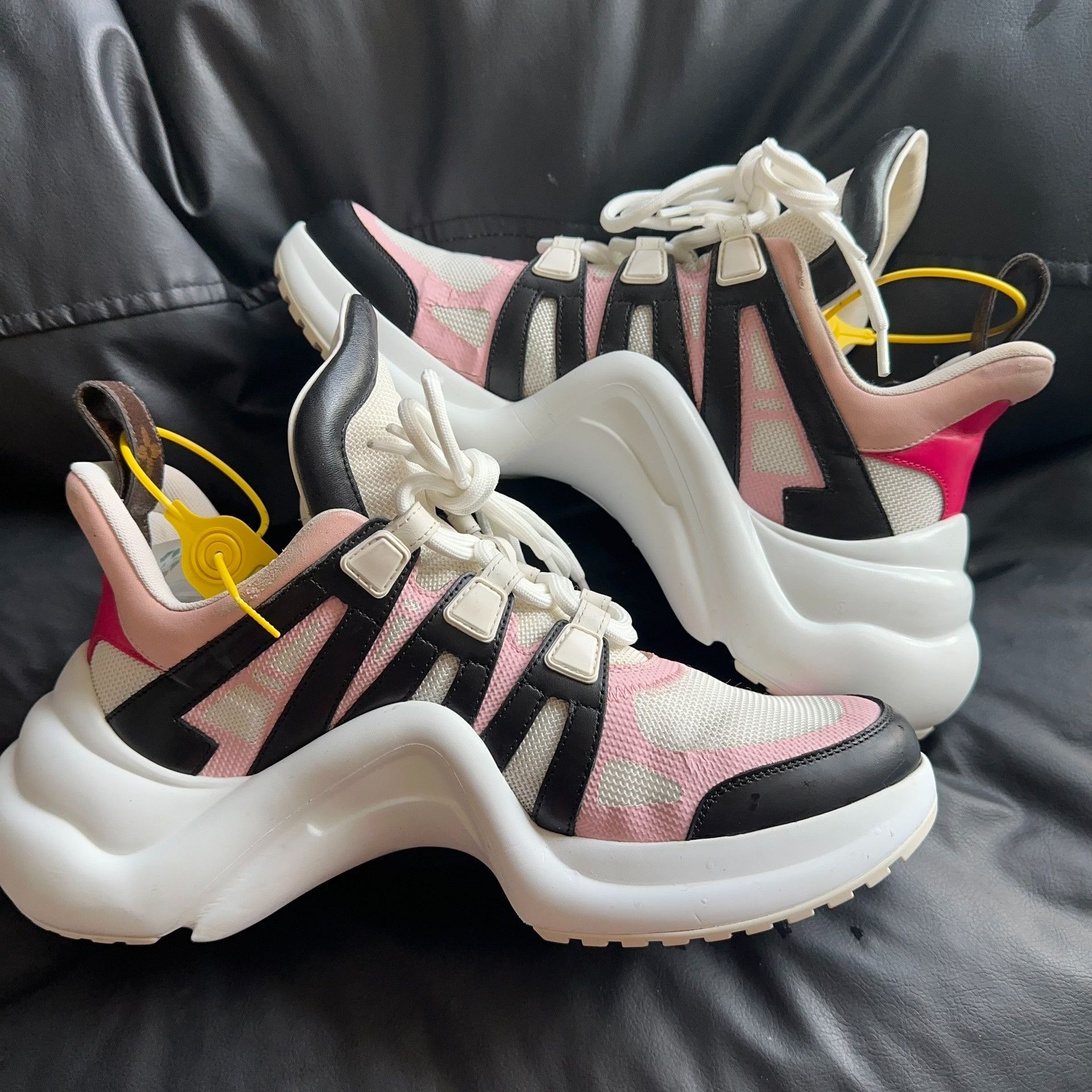 Louis Vuitton Louis Vuitton Pink Lowtop Sneakers 40 Women Size US 9 / IT 39 - 6 Thumbnail