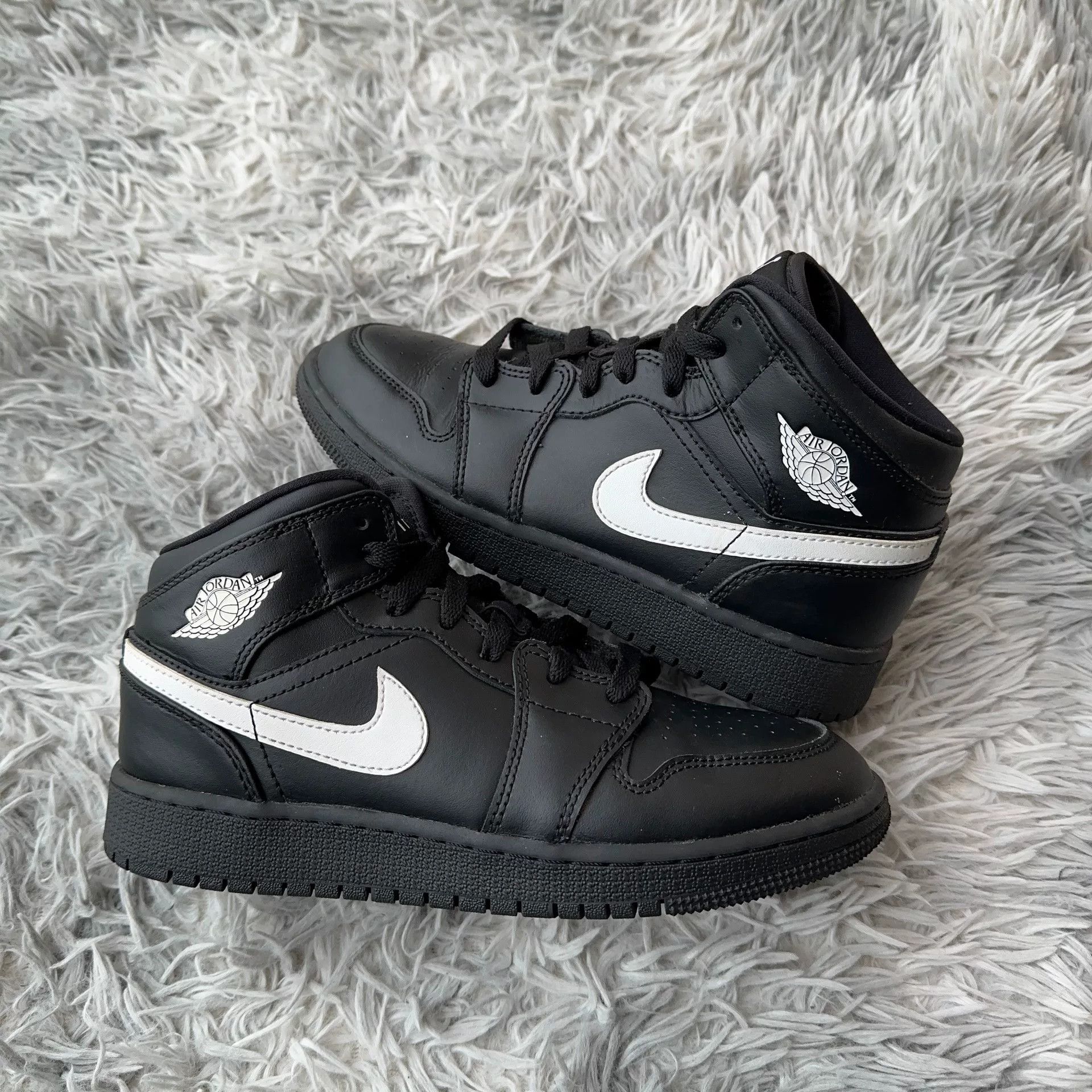 Nike Nike Black Lowtop Sneakers 37 Men Size US 5 / EU 37 - 5 Thumbnail