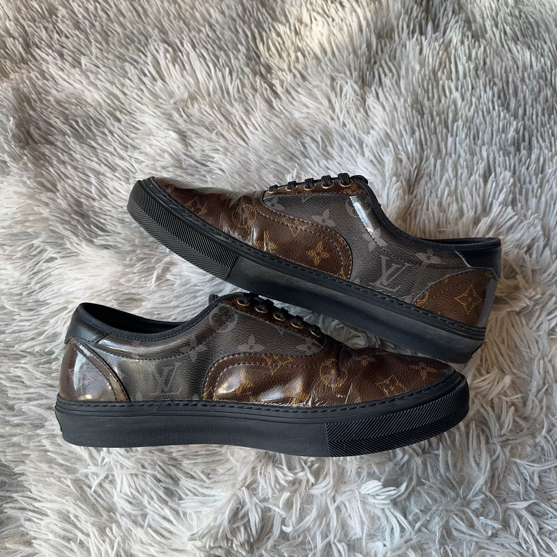 Louis Vuitton Louis Vuitton Clear Lowtop Sneakers 8 Men Size US 8 / EU 41 - 6 Thumbnail