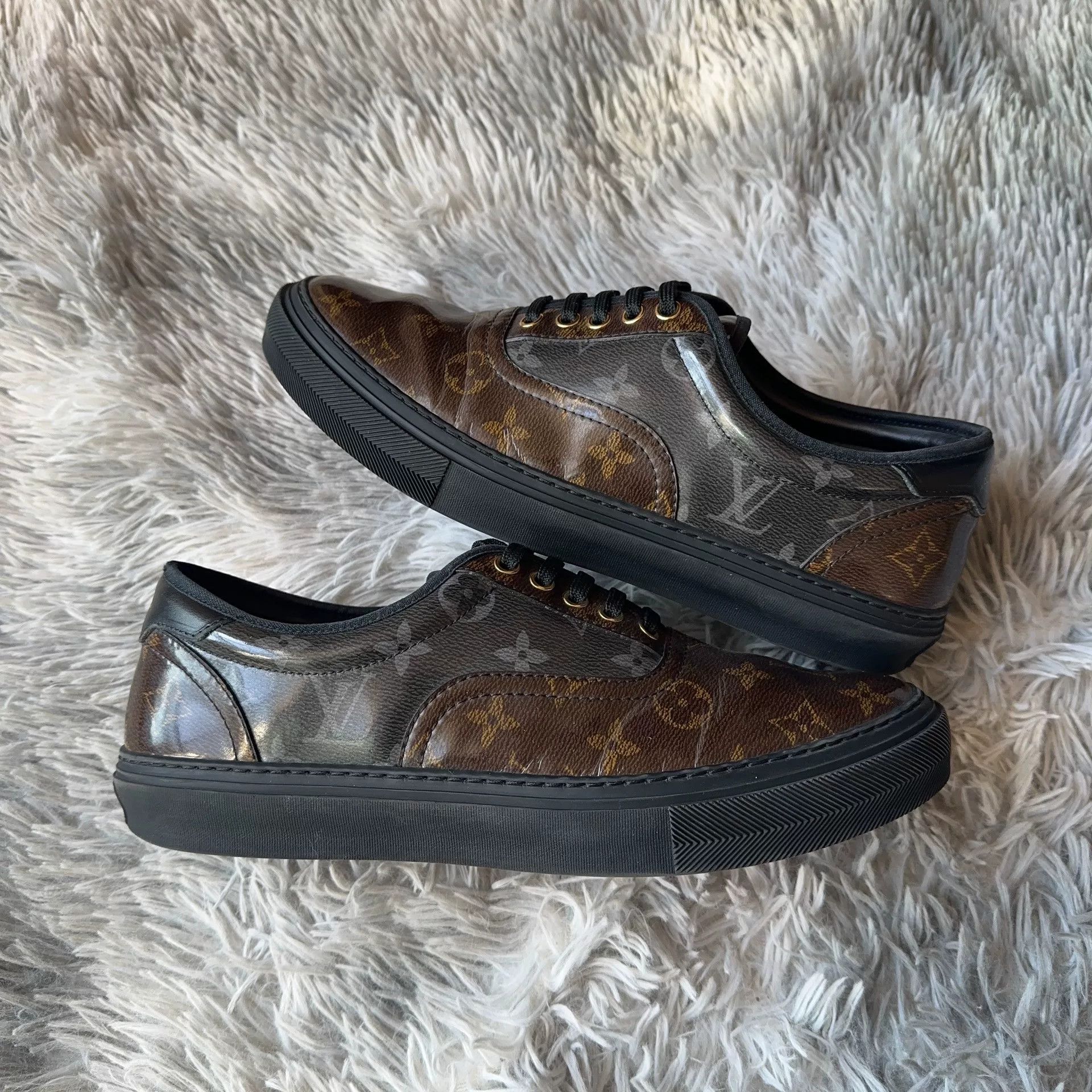 Louis Vuitton Louis Vuitton Clear Lowtop Sneakers 8 Men Size US 8 / EU 41 - 5 Thumbnail