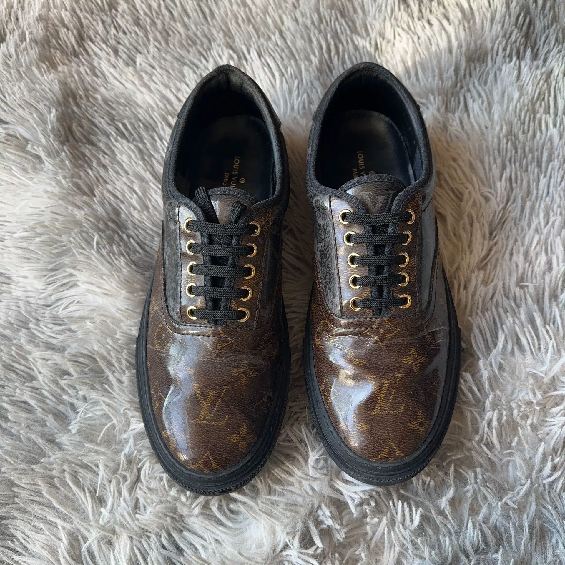 Louis Vuitton Louis Vuitton Clear Lowtop Sneakers 8 Men Size US 8 / EU 41 - 2 Thumbnail