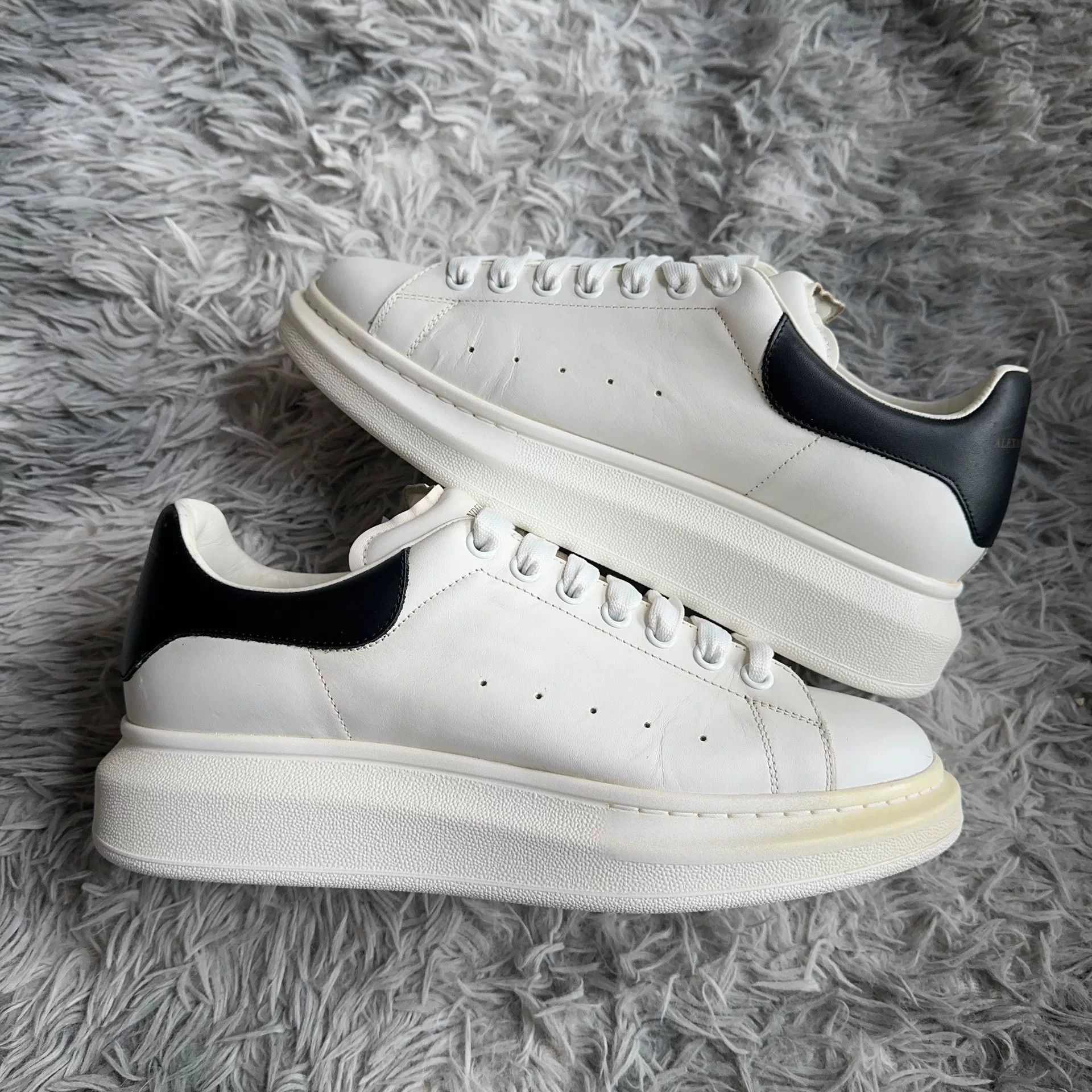 Alexander McQueen Alexander McQueen Black Lowtop Sneakers 44 Men Size US 10.5 / EU 43-44 - 5 Thumbnail