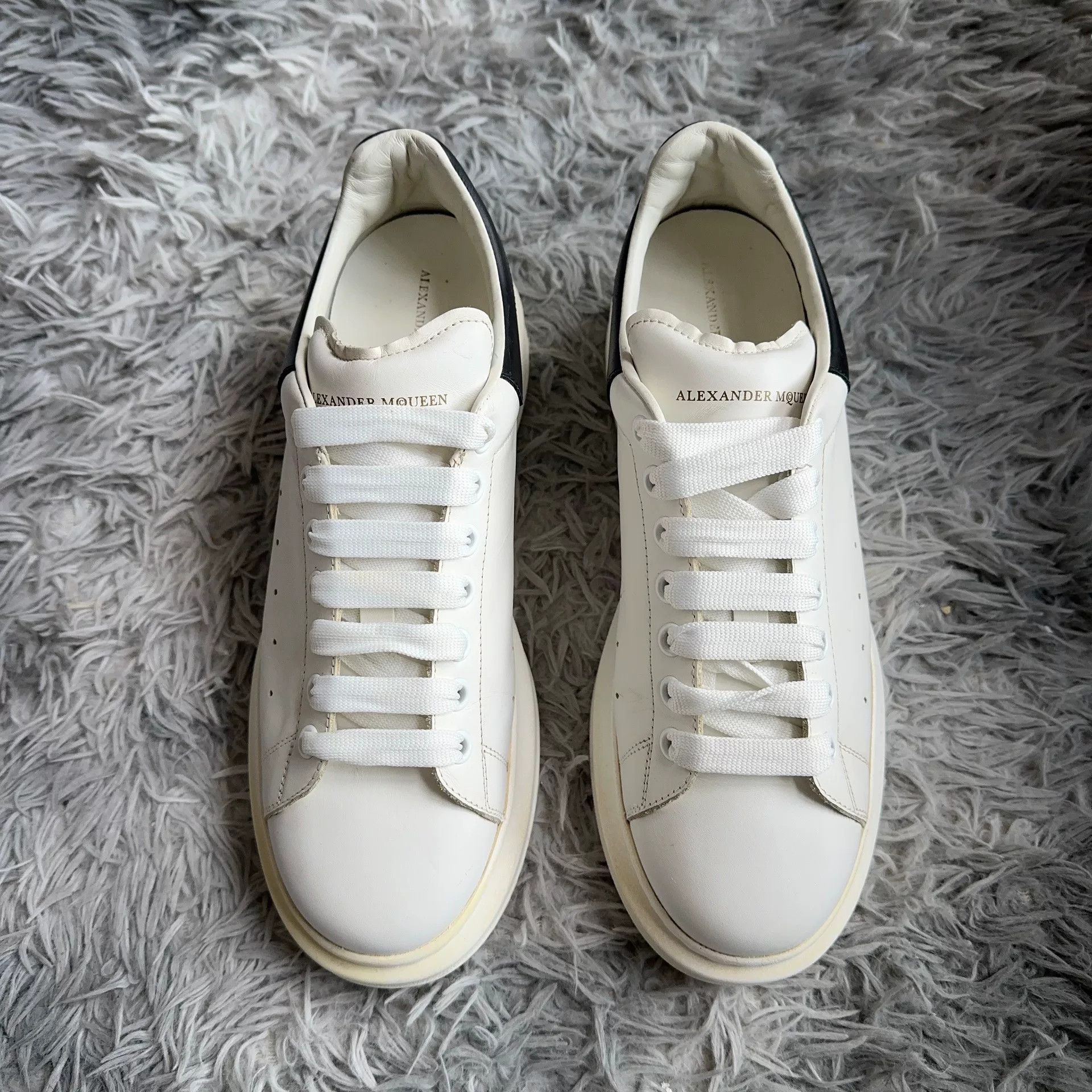 Alexander McQueen Alexander McQueen Black Lowtop Sneakers 44 Men Size US 10.5 / EU 43-44 - 2 Thumbnail