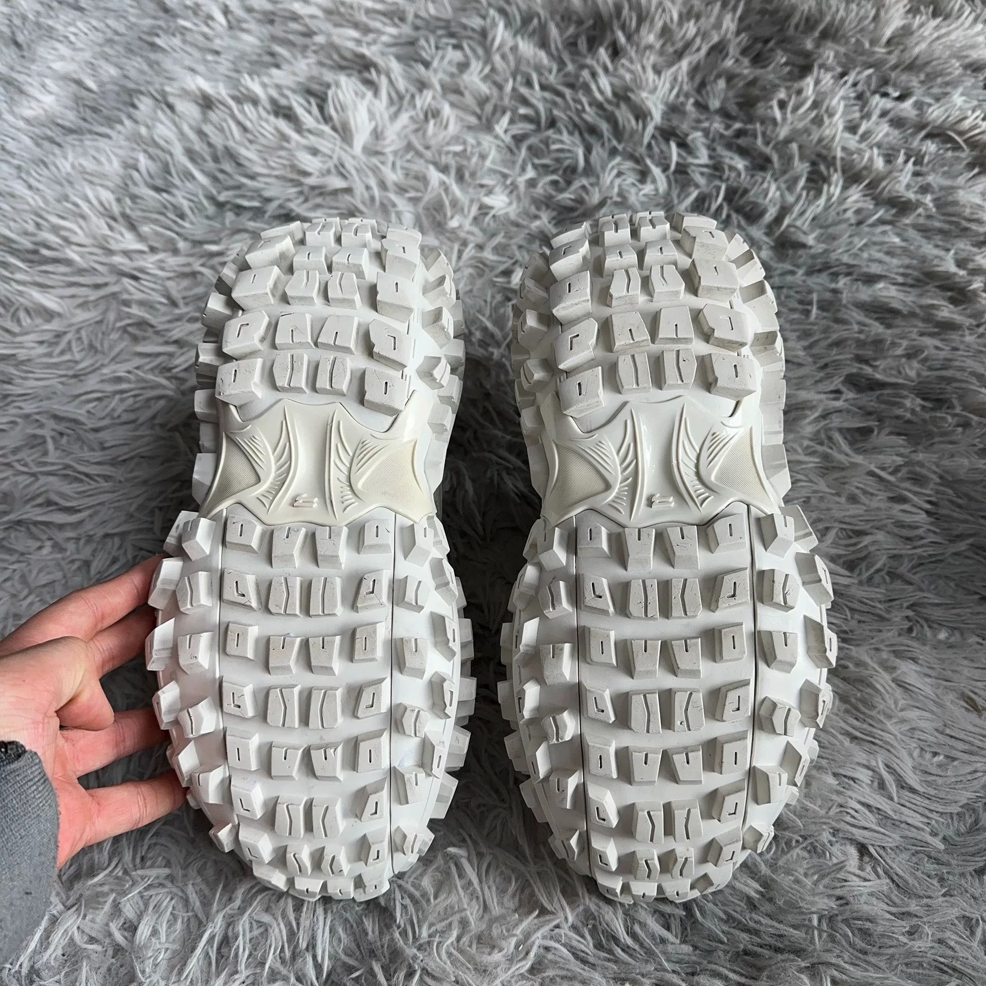 Balenciaga Balenciaga Lowtop Sneakers 41 Men Size US 8.5 / EU 41-42 - 4 Thumbnail