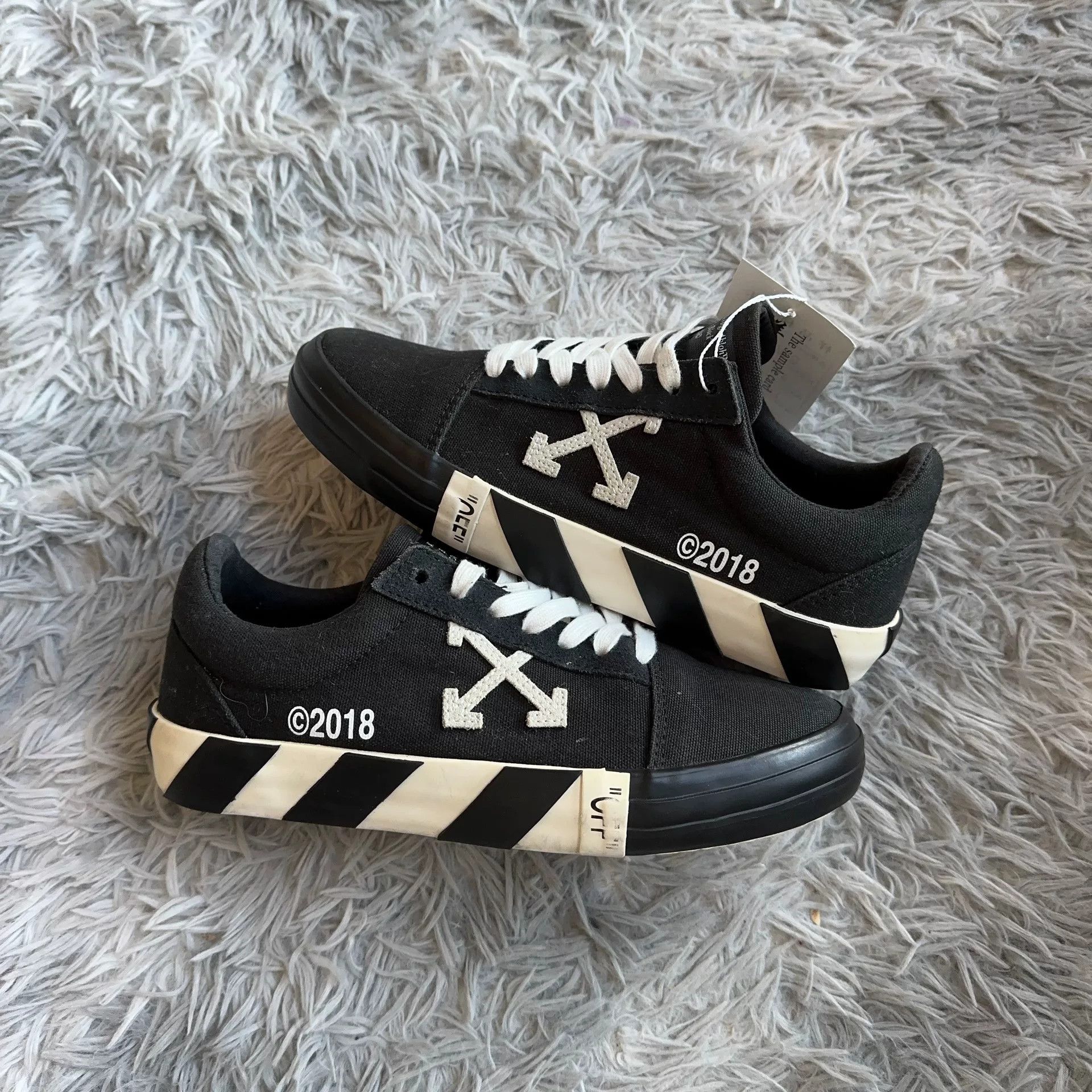 Other Black Lowtop Sneakers 39 Men Size US 6.5 / EU 39-40 - 5 Thumbnail