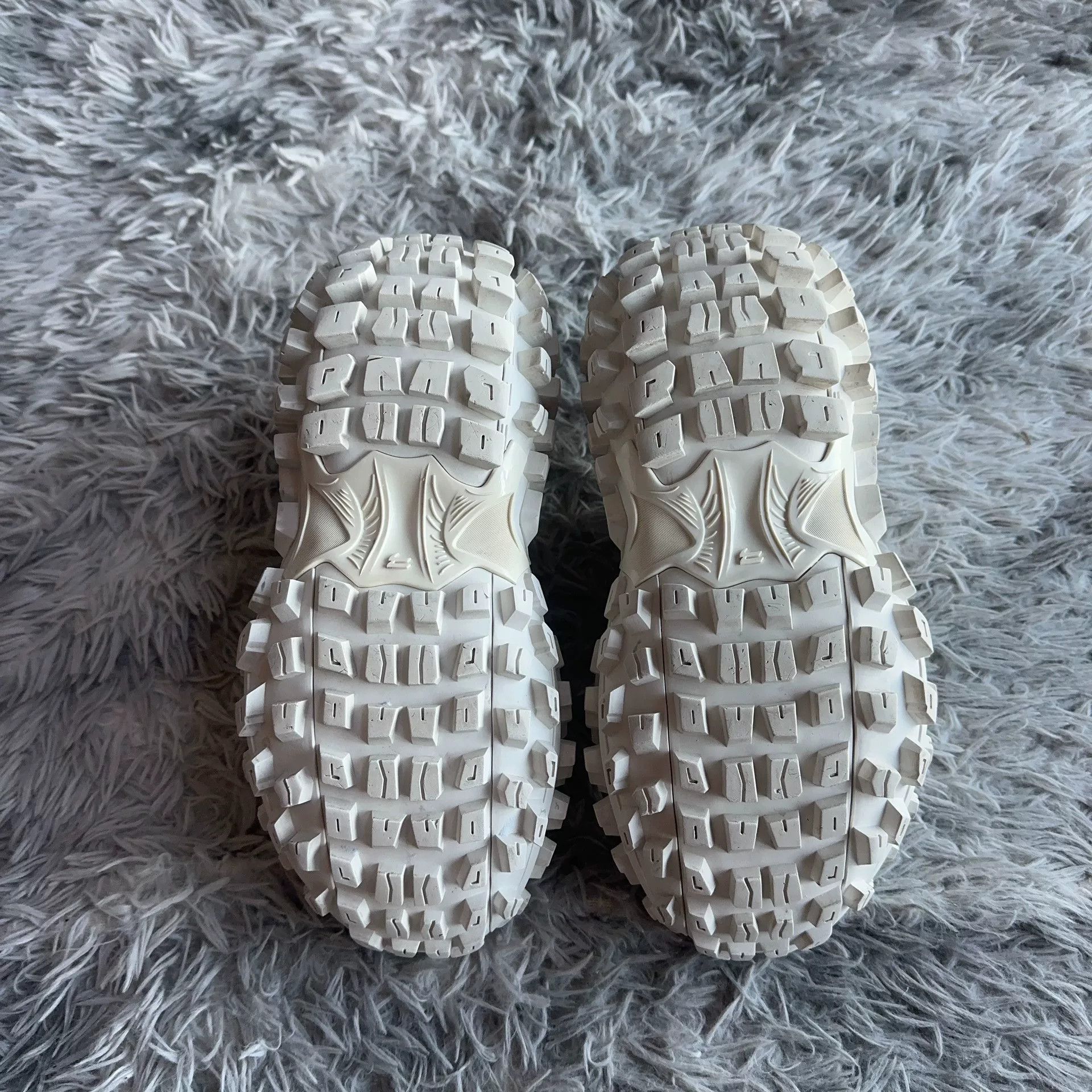 Balenciaga Balenciaga White Lowtop Sneakers 41 Men Size US 8.5 / EU 41-42 - 4 Thumbnail