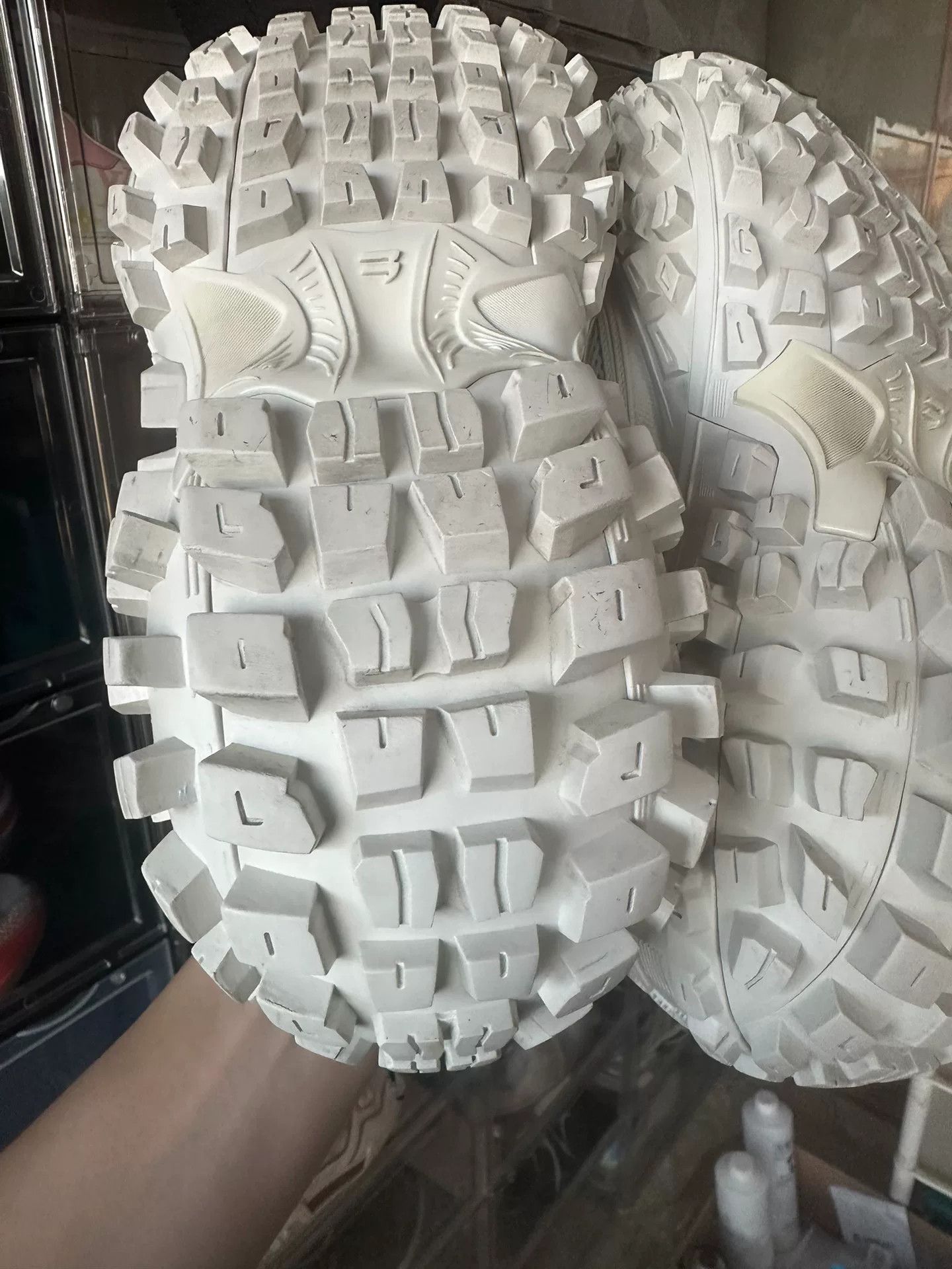 Balenciaga Balenciaga White Lowtop Sneakers 41 Men Size US 8.5 / EU 41-42 - 9 Thumbnail