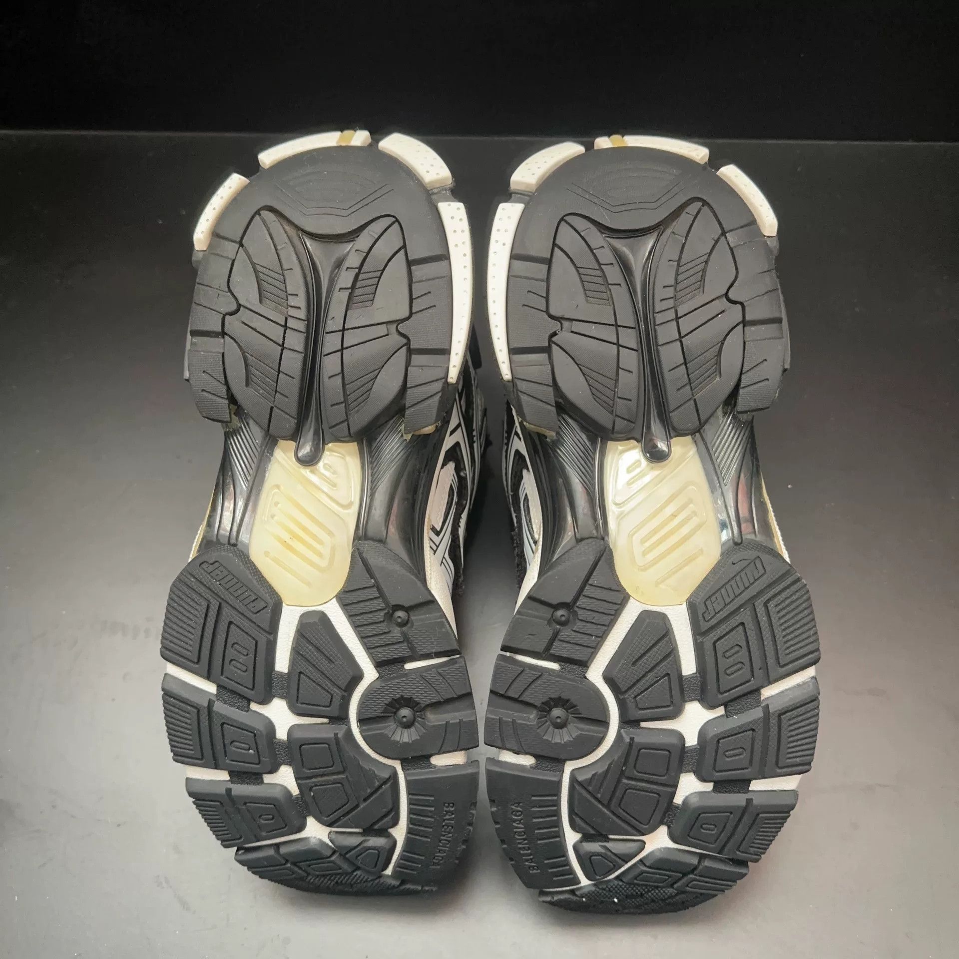 Balenciaga Balenciaga Running Black Lowtop Sneakers 41 Men Size US 8.5 / EU 41-42 - 4 Thumbnail