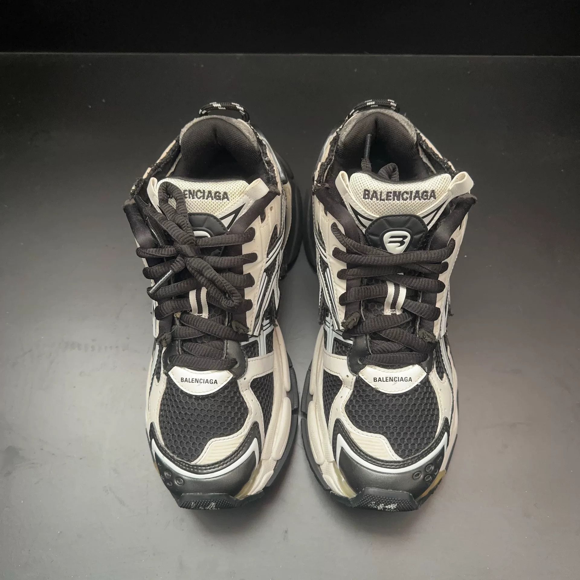 Balenciaga Balenciaga Running Black Lowtop Sneakers 41 Men Size US 8.5 / EU 41-42 - 2 Thumbnail