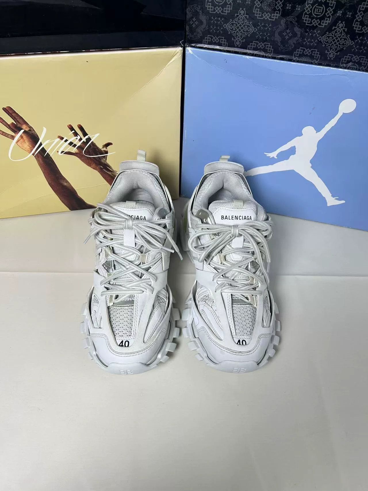 Balenciaga Balenciaga White Lowtop Sneakers 40 Men Size US 7.5 / EU 40-41 - 2 Thumbnail