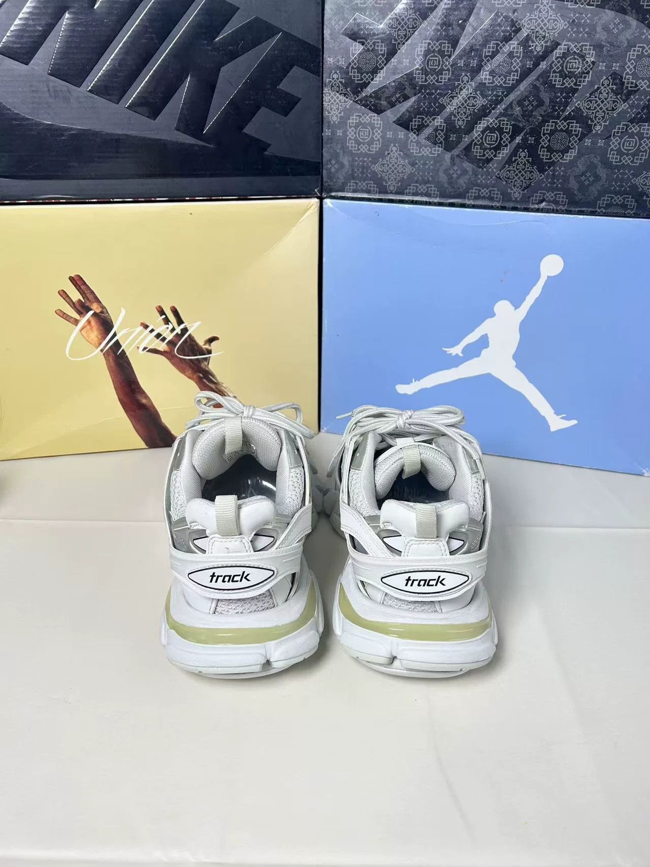 Balenciaga Balenciaga White Lowtop Sneakers 40 Men Size US 7.5 / EU 40-41 - 3 Thumbnail