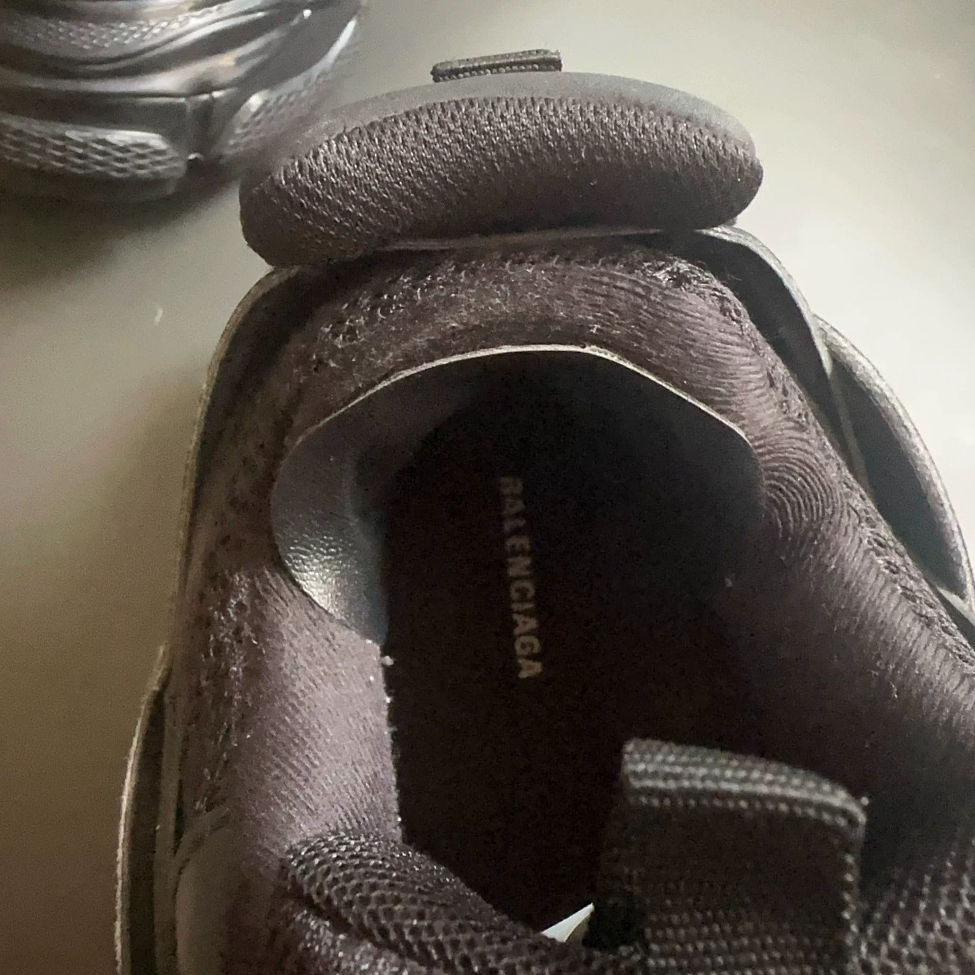 Balenciaga Balenciaga Black Lowtop Sneakers 37 Women Size US 6.5 / IT 36.5 - 7 Thumbnail