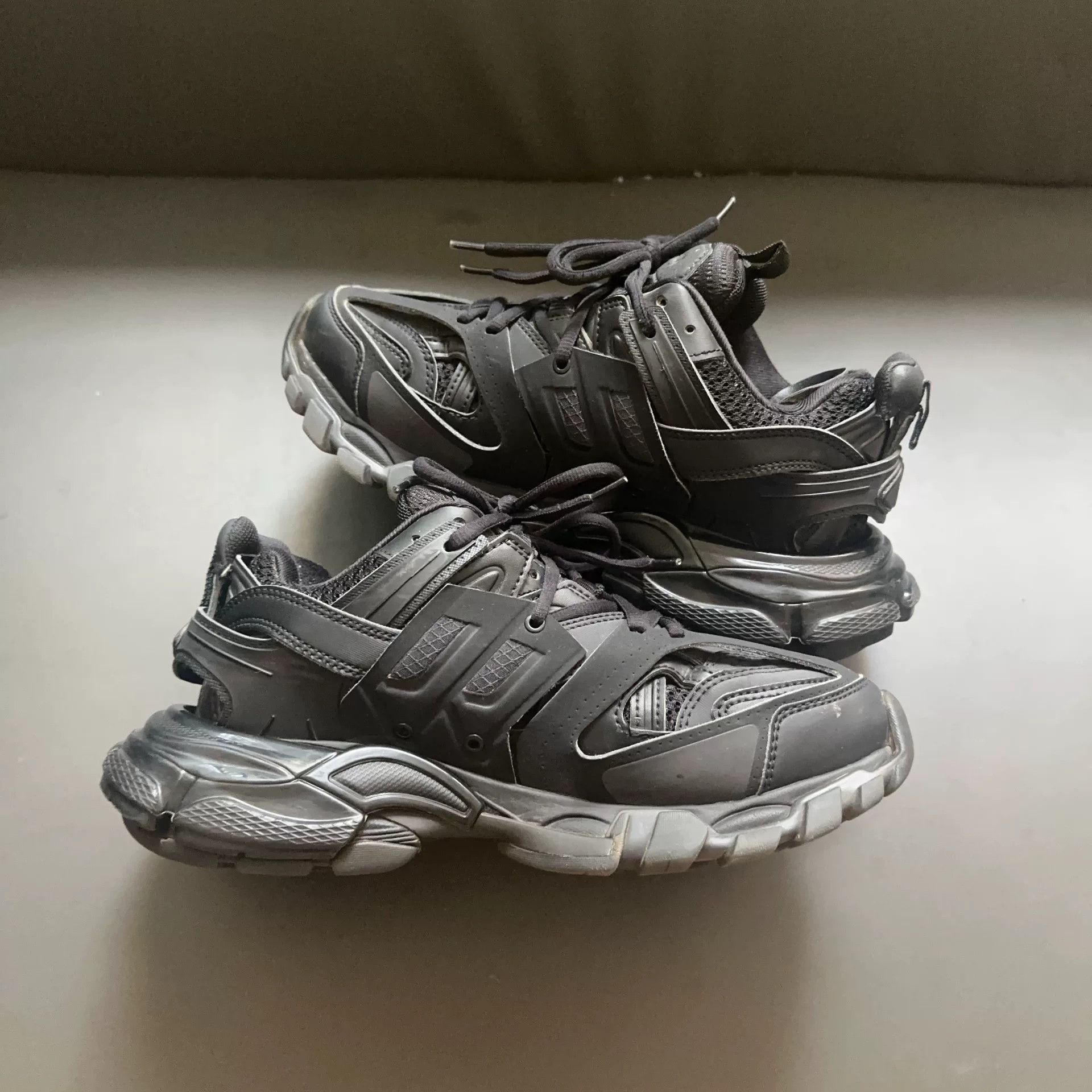 Balenciaga Balenciaga Black Lowtop Sneakers 37 Women Size US 6.5 / IT 36.5 - 6 Thumbnail