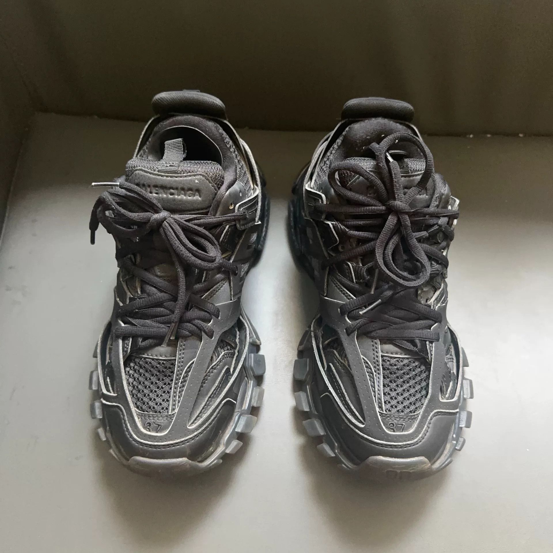 Balenciaga Balenciaga Black Lowtop Sneakers 37 Women Size US 6.5 / IT 36.5 - 2 Thumbnail