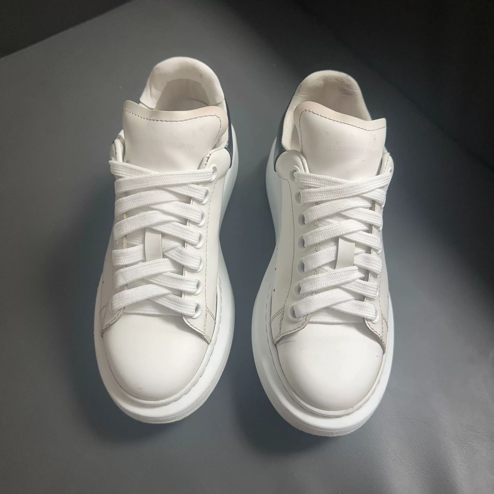 Alexander McQueen Alexander McQueen Lowtop Sneakers 36 Women Size US 6 / IT 36 - 2 Thumbnail