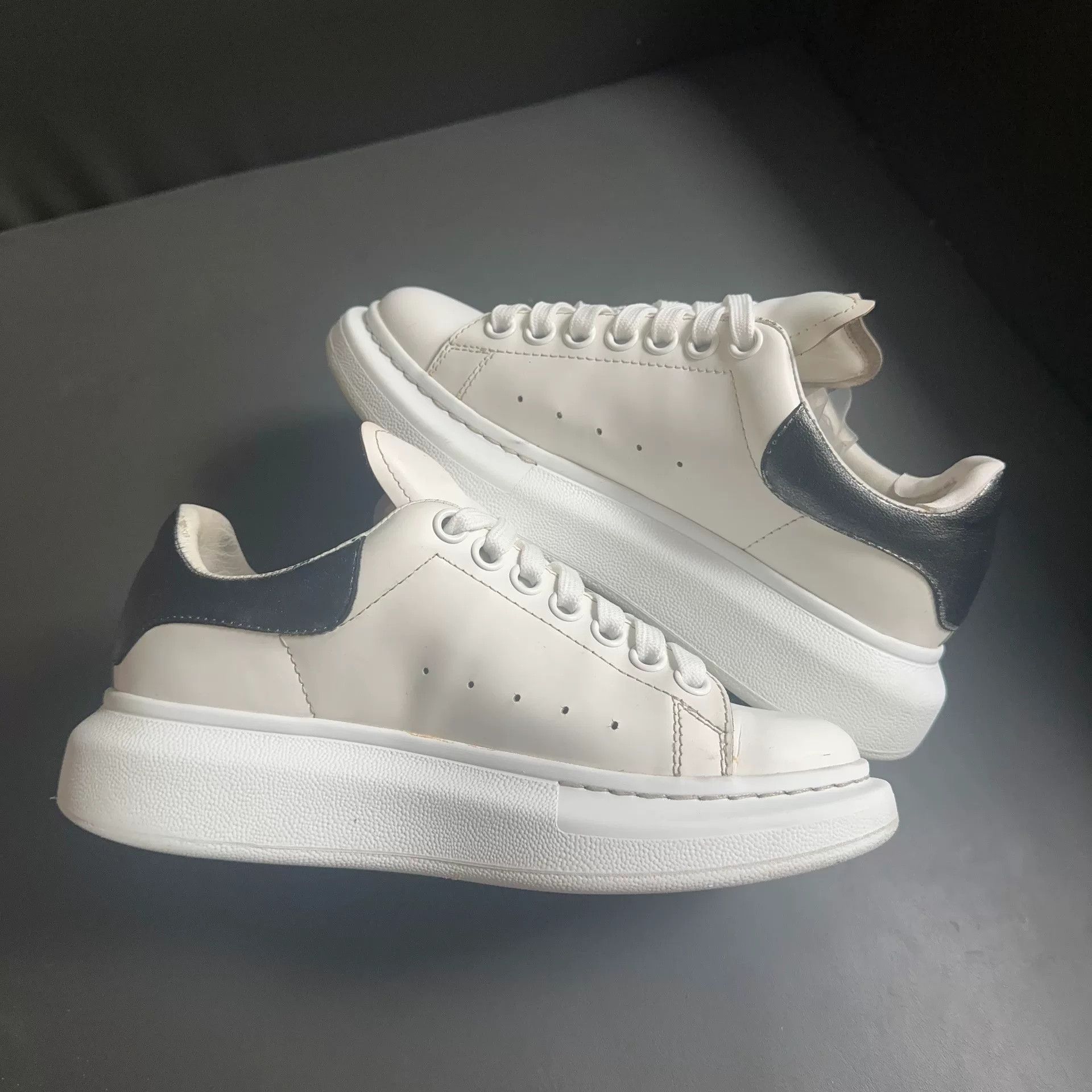 Alexander McQueen Alexander McQueen Lowtop Sneakers 36 Women Size US 6 / IT 36 - 5 Thumbnail