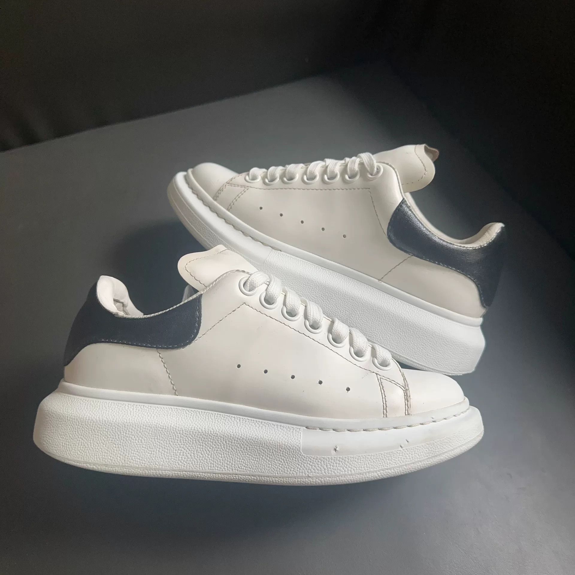 Alexander McQueen Alexander McQueen Lowtop Sneakers 36 Women Size US 6 / IT 36 - 4 Thumbnail