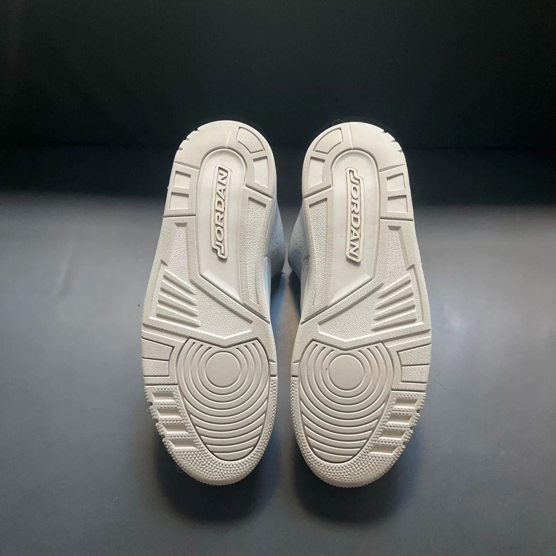 Nike Nike White Lowtop Sneakers 23 Men Size US 10 / EU 43 - 4 Thumbnail