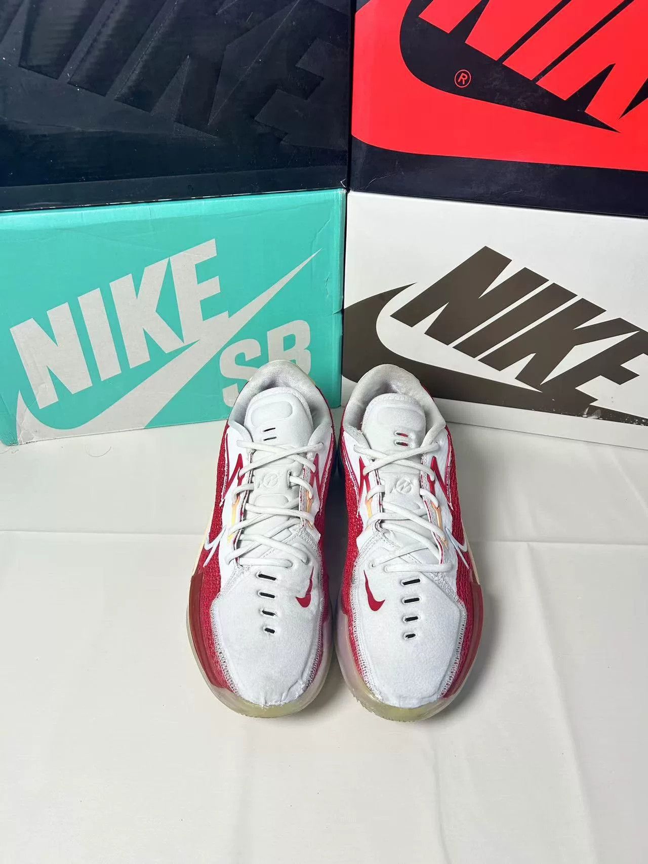 Nike Nike Red Lowtop Sneakers 42 Men Size US 9 / EU 42 - 2 Thumbnail
