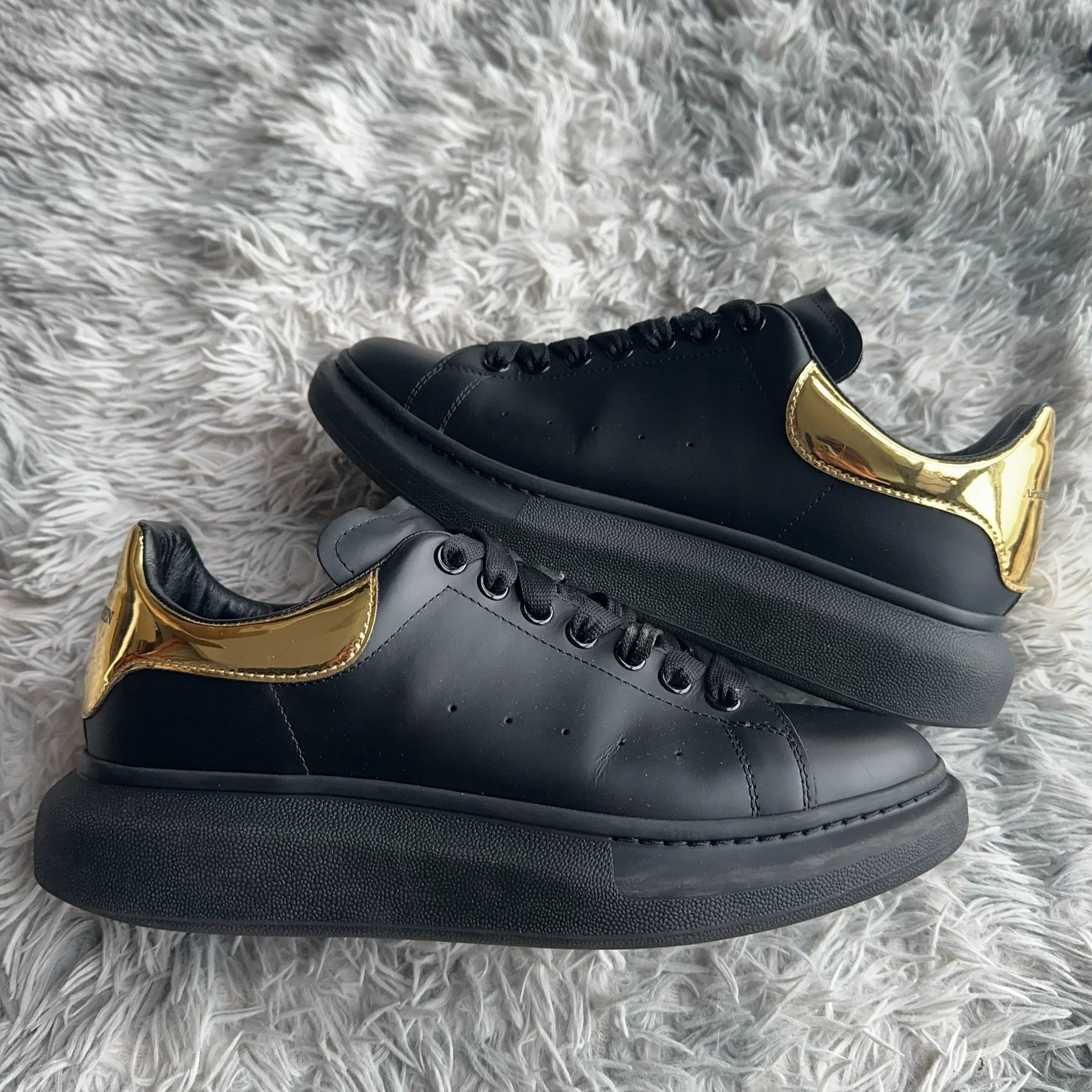 Alexander McQueen Alexander McQueen Black Lowtop Sneakers 42 Men Size US 9 / EU 42 - 5 Thumbnail