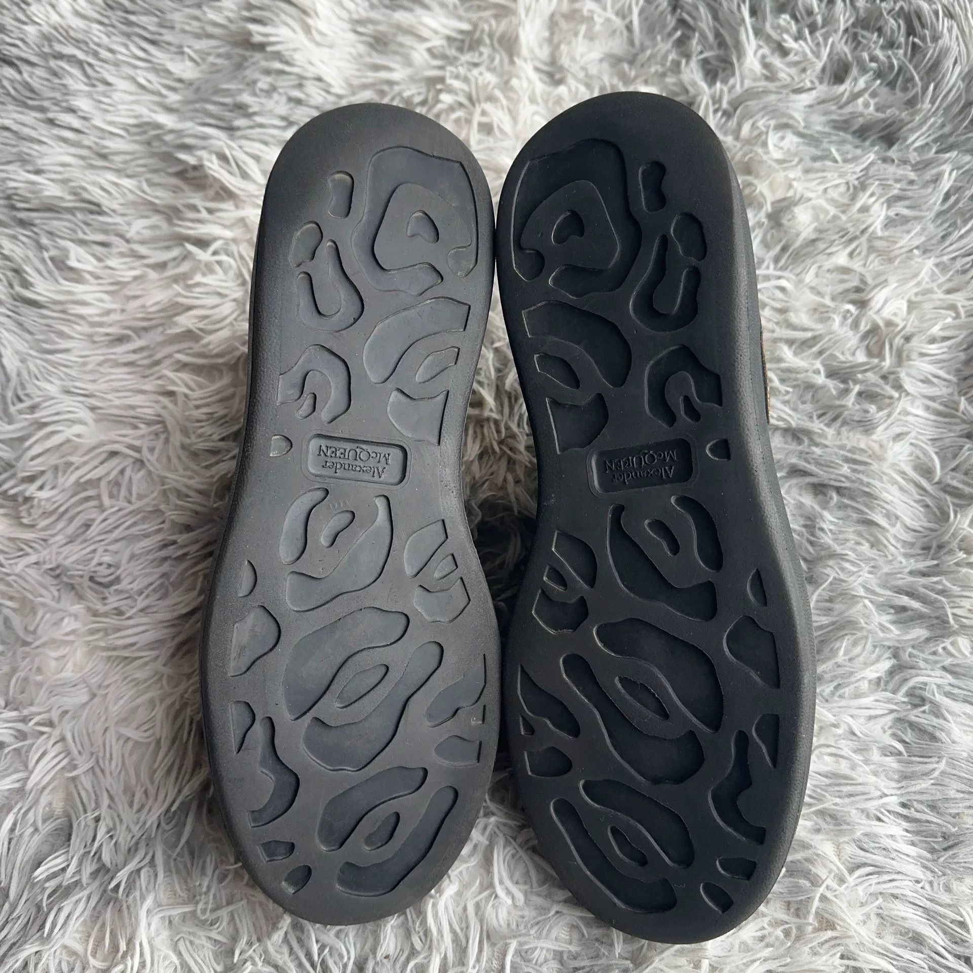 Alexander McQueen Alexander McQueen Black Lowtop Sneakers 42 Men Size US 9 / EU 42 - 4 Thumbnail