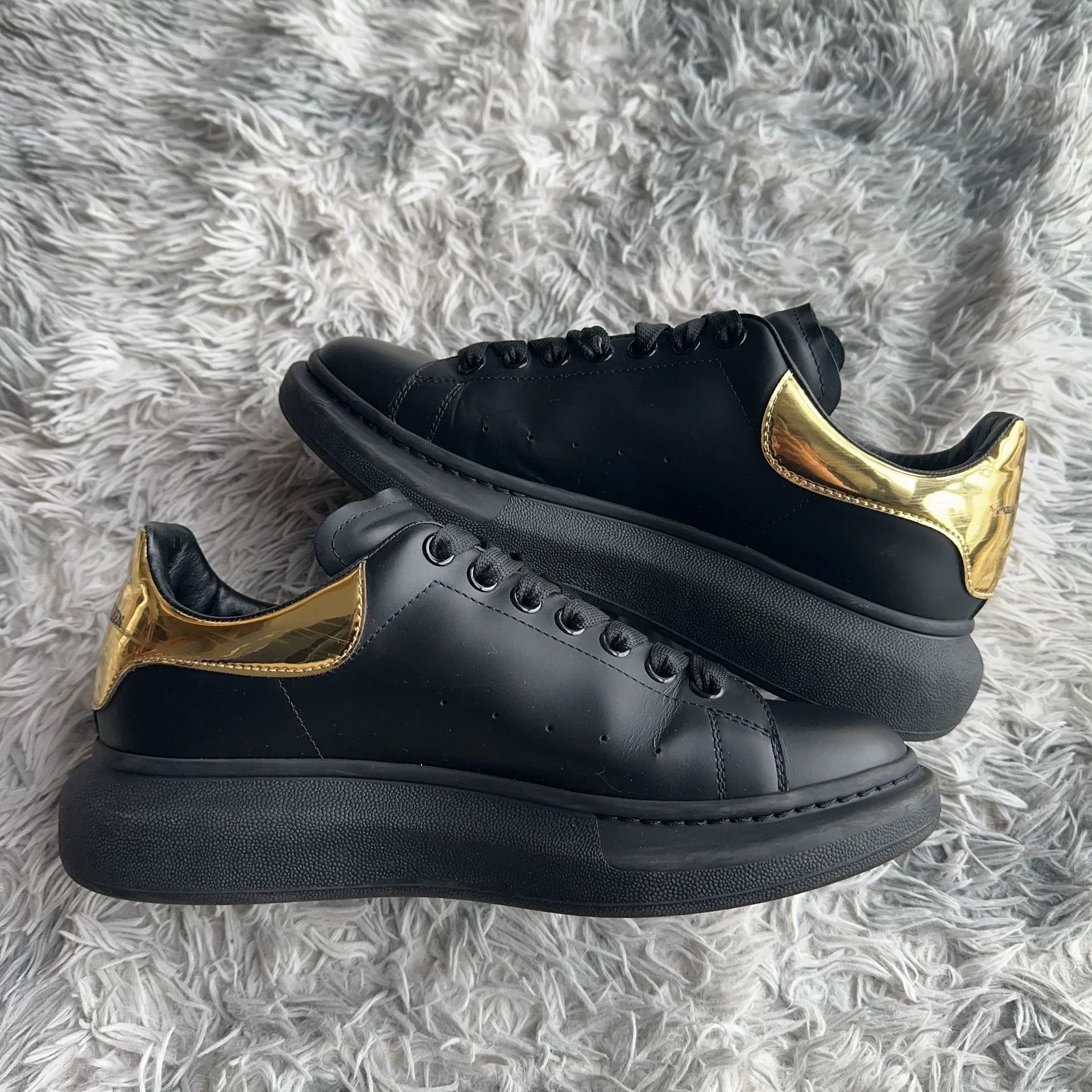 Alexander McQueen Alexander McQueen Black Lowtop Sneakers 42 Men Size US 9 / EU 42 - 6 Thumbnail