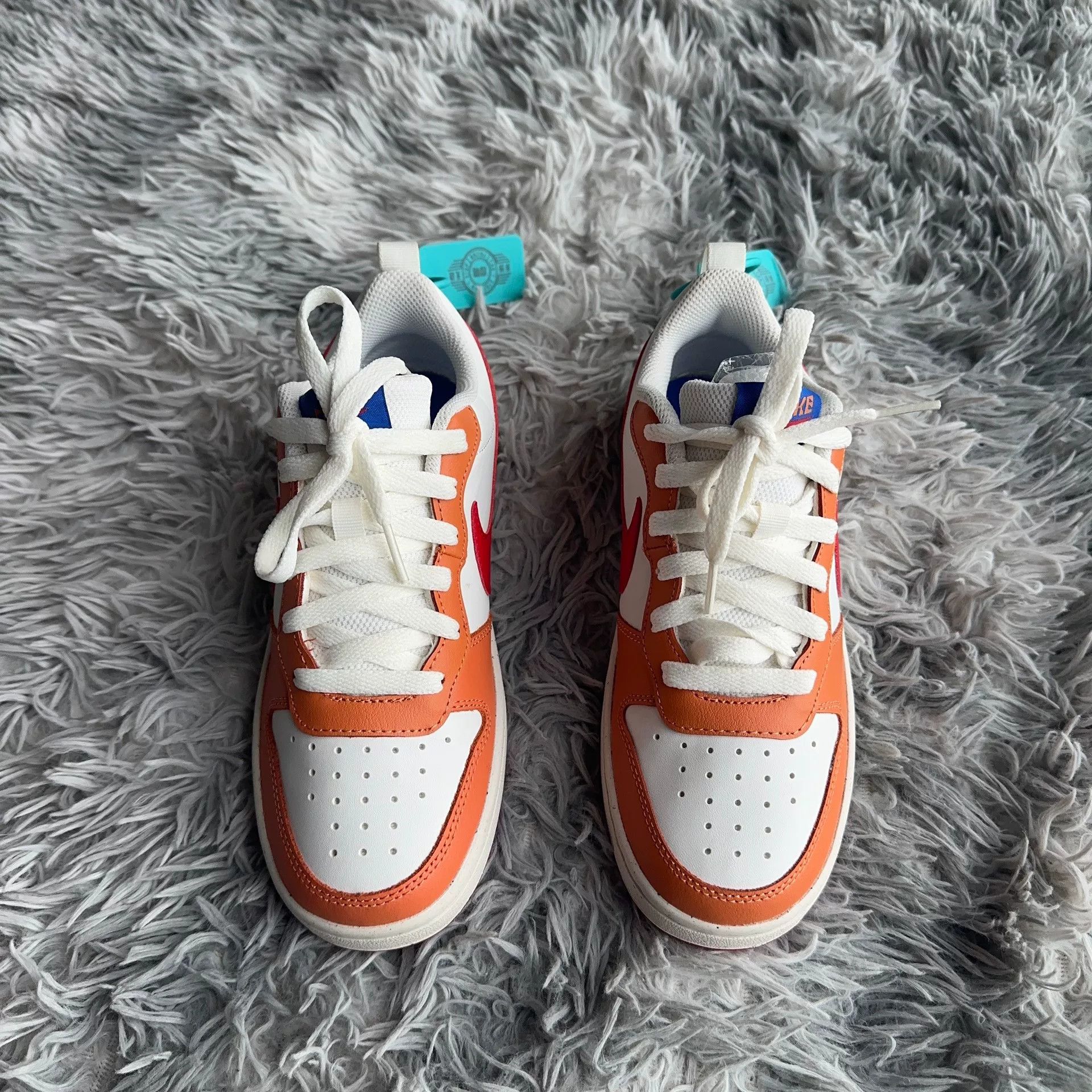 Nike Nike White Lowtop Sneakers 36 Men Size US 5 / EU 37 - 2 Thumbnail